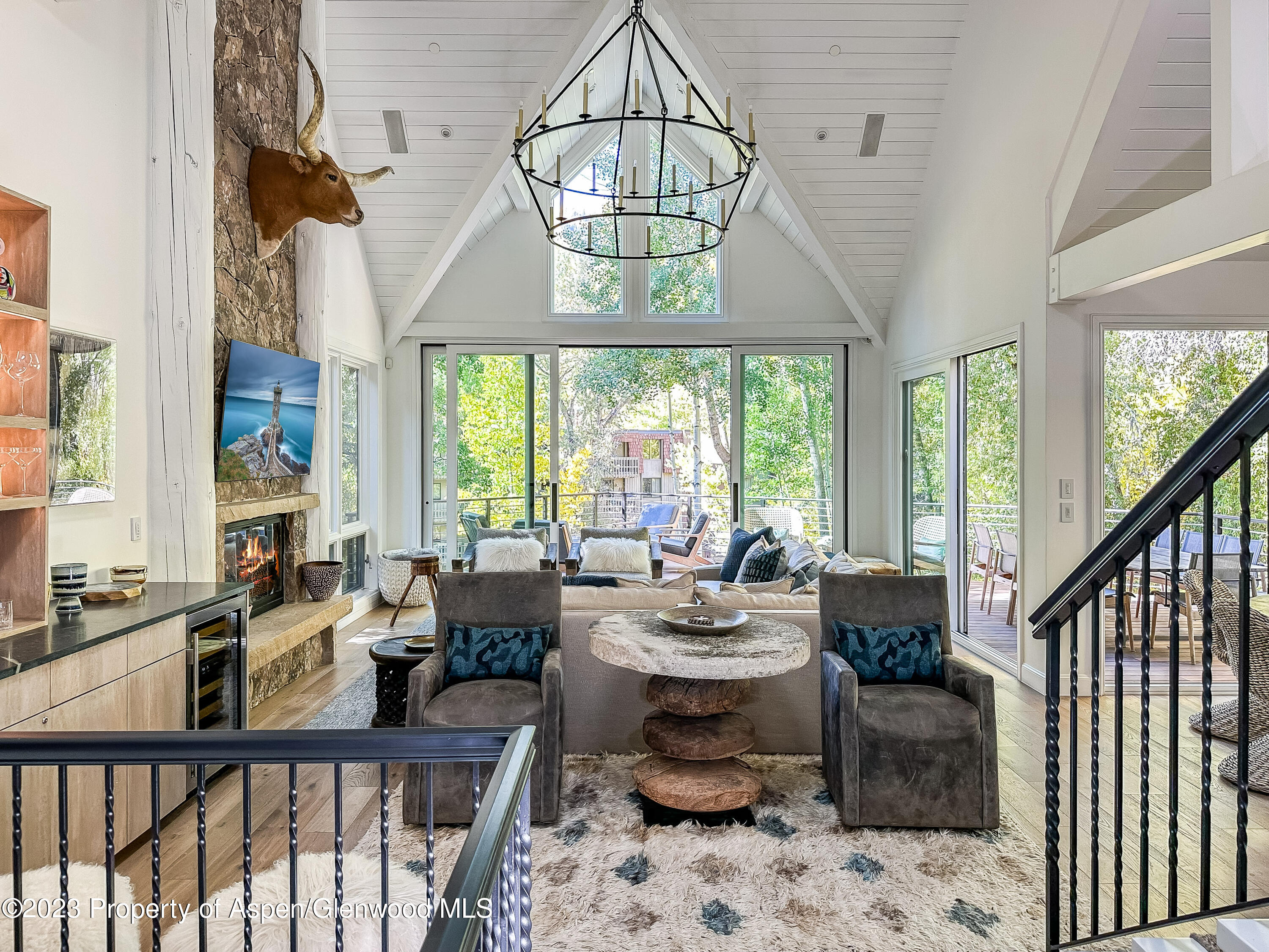 345 Park Avenue Property Photo 1