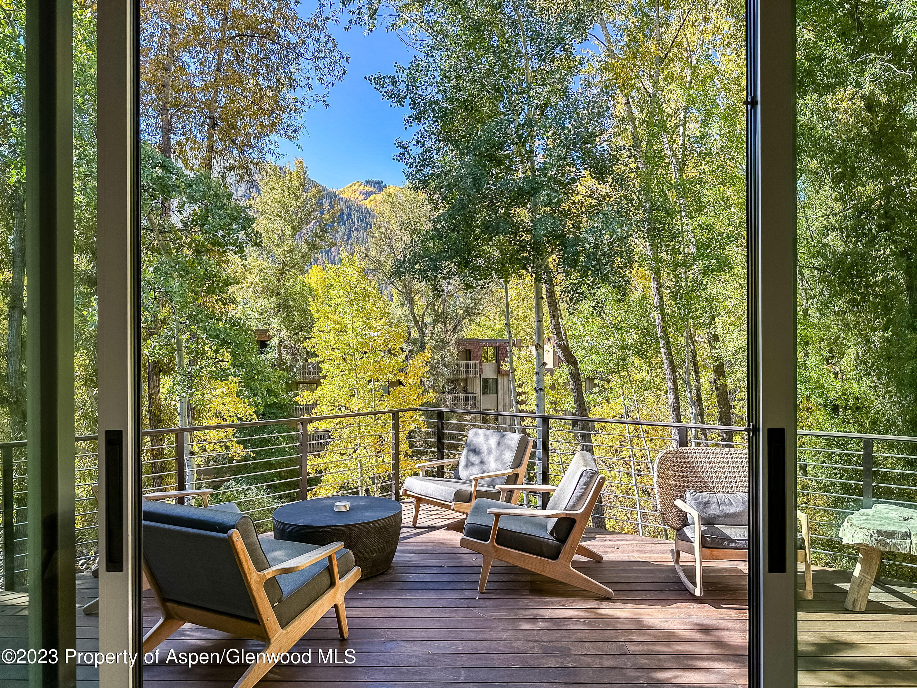 345 Park Avenue Property Photo 5