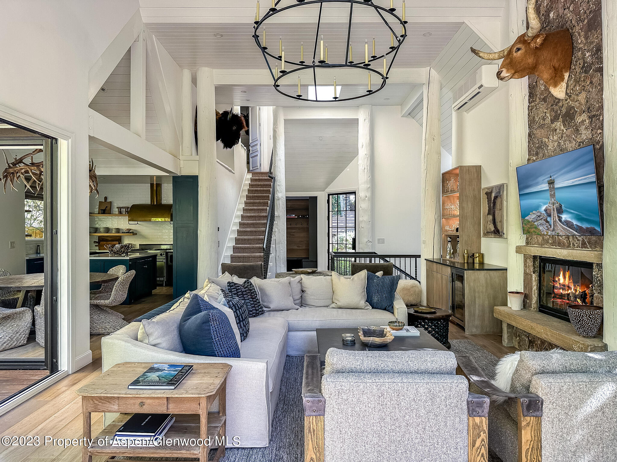 345 Park Avenue Property Photo 8
