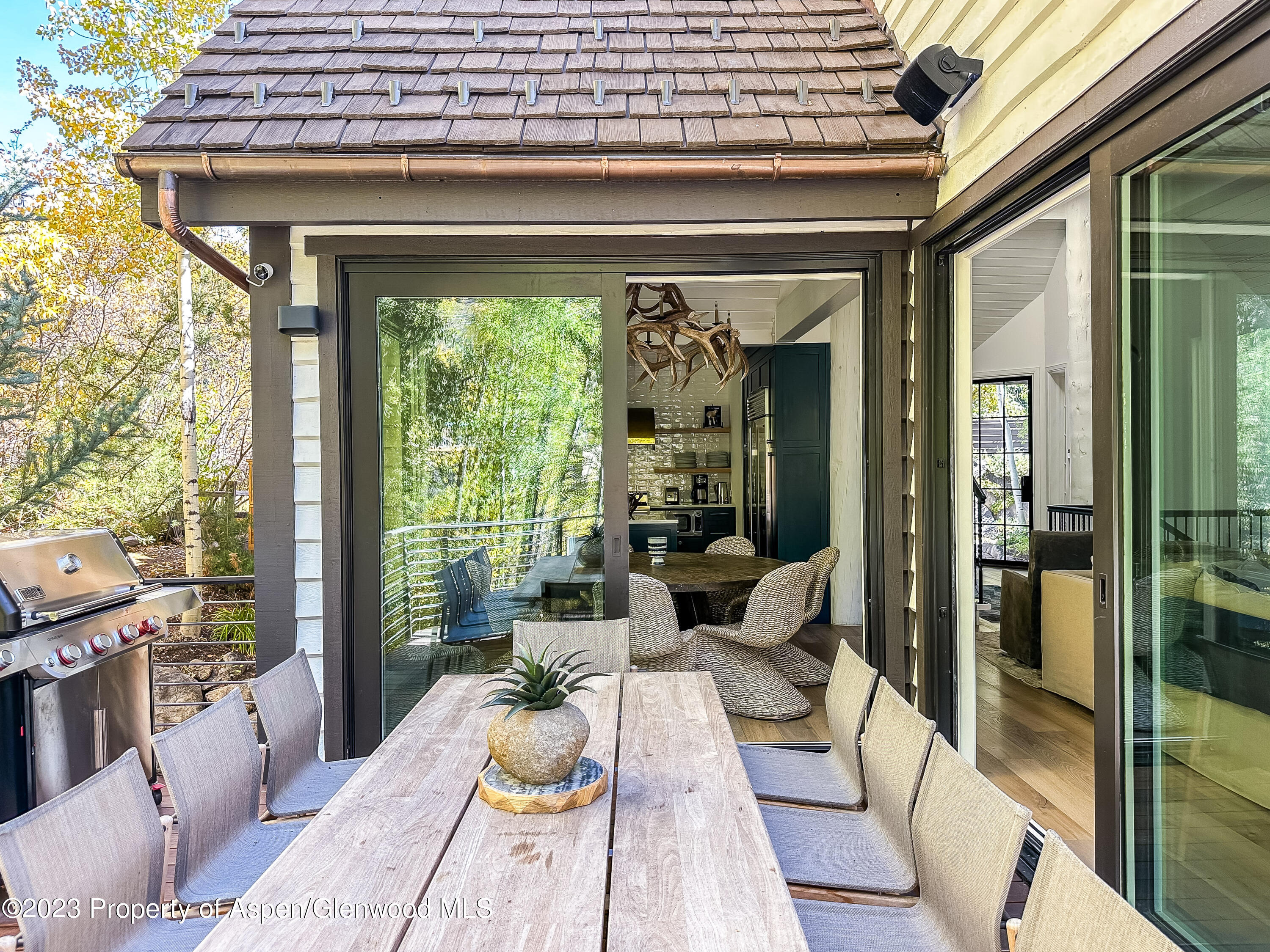 345 Park Avenue Property Photo 11