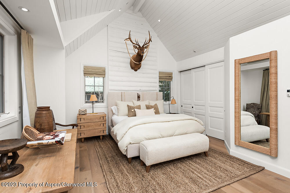 345 Park Avenue Property Photo 19