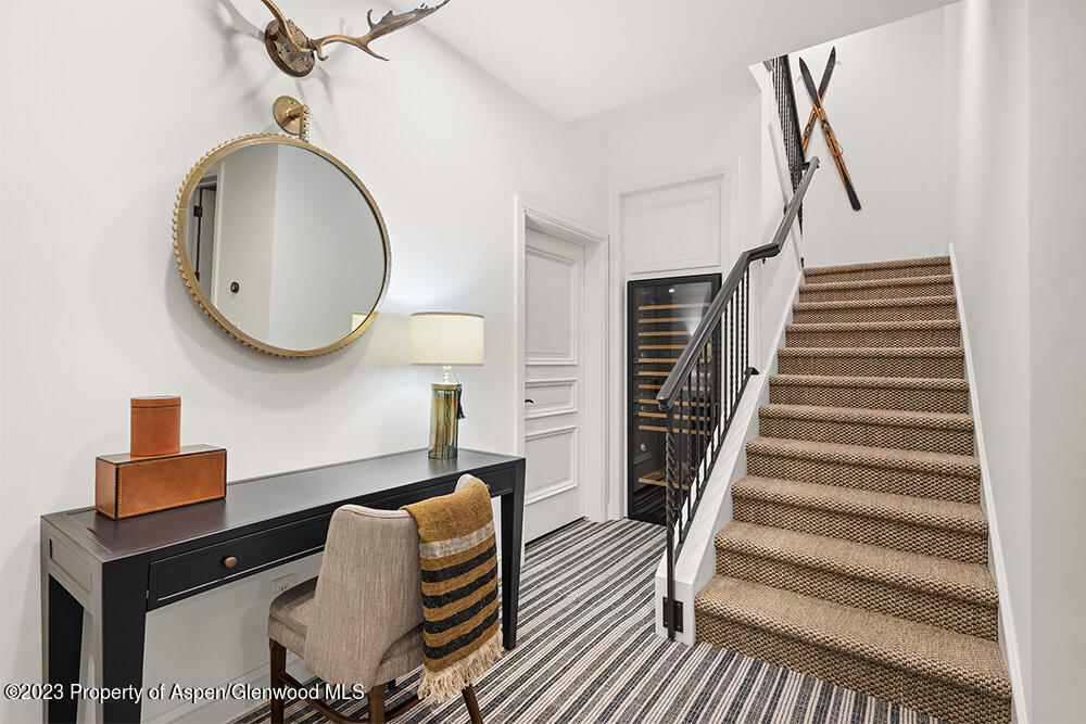 345 Park Avenue Property Photo 24