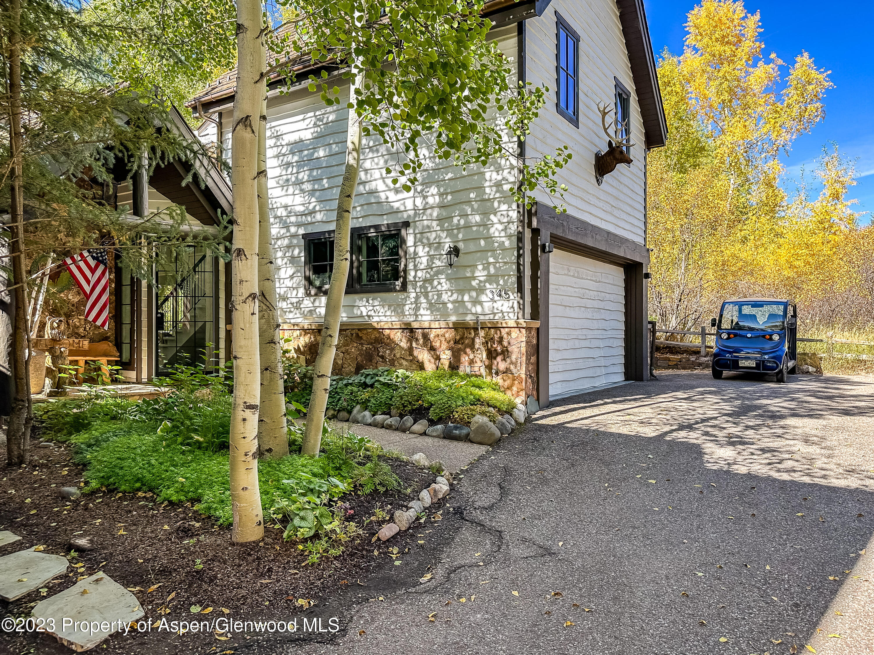 345 Park Avenue Property Photo 28
