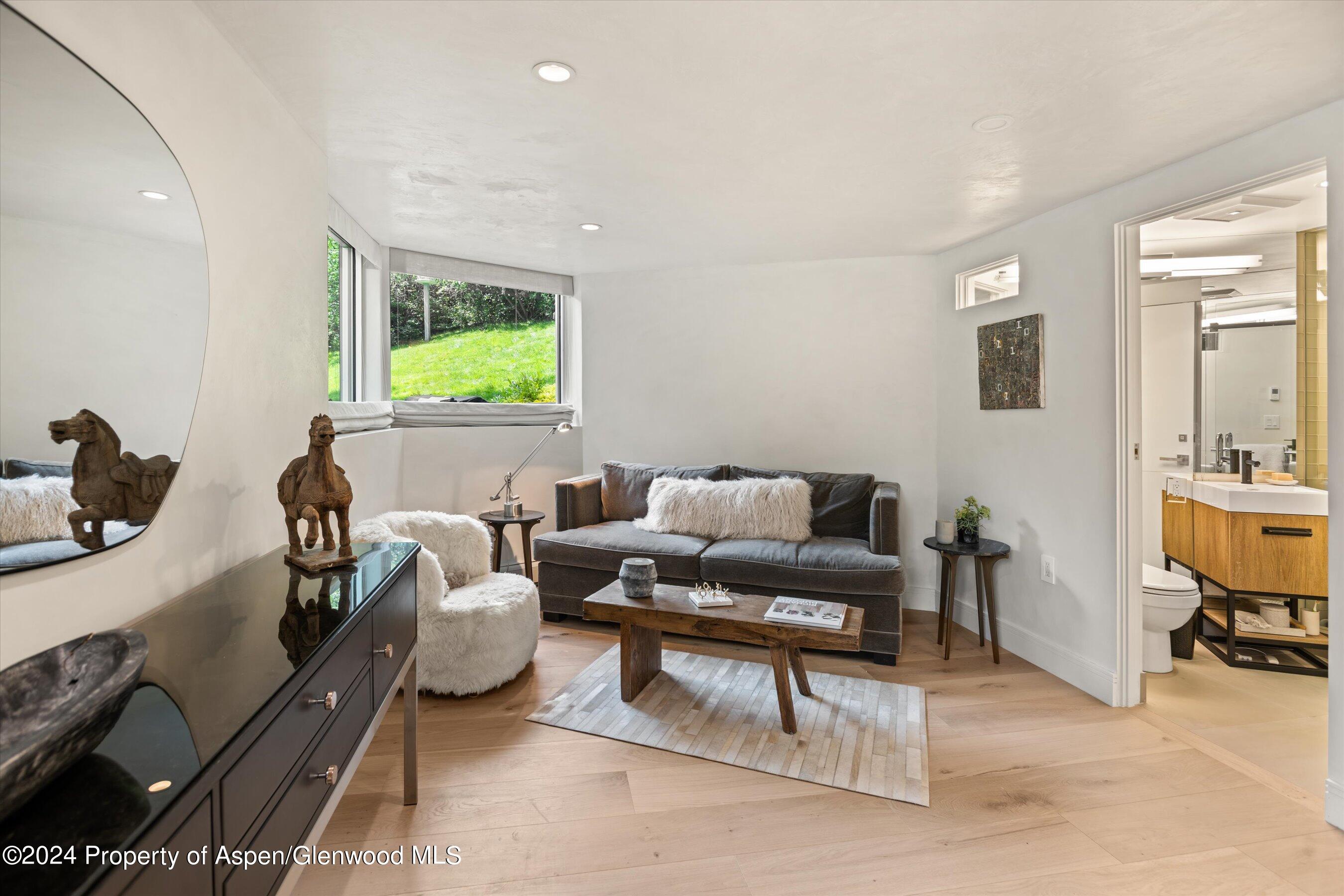 315 W Hyman Avenue Property Photo 11