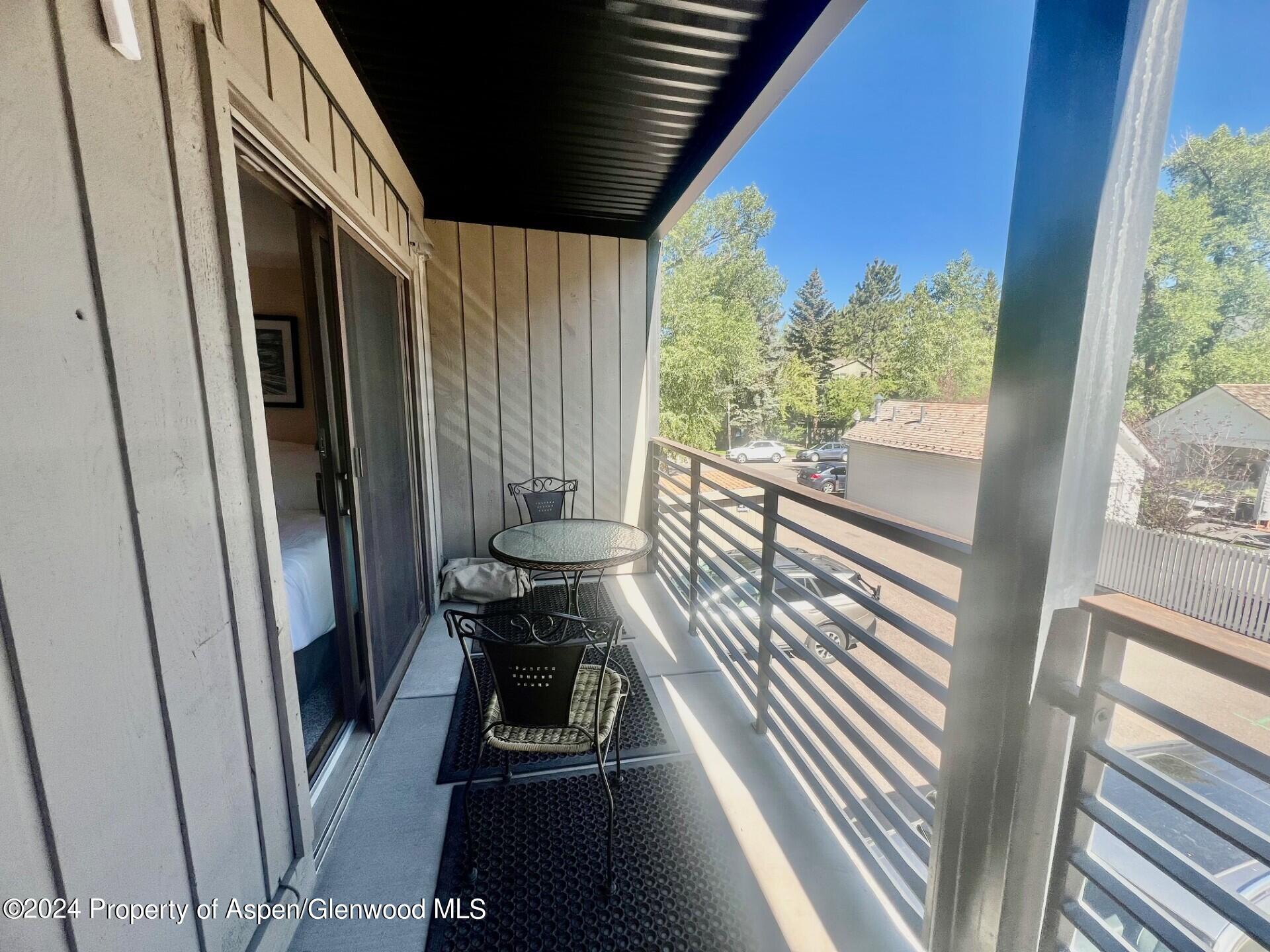 210 E Cooper Avenue 2d Property Photo 2