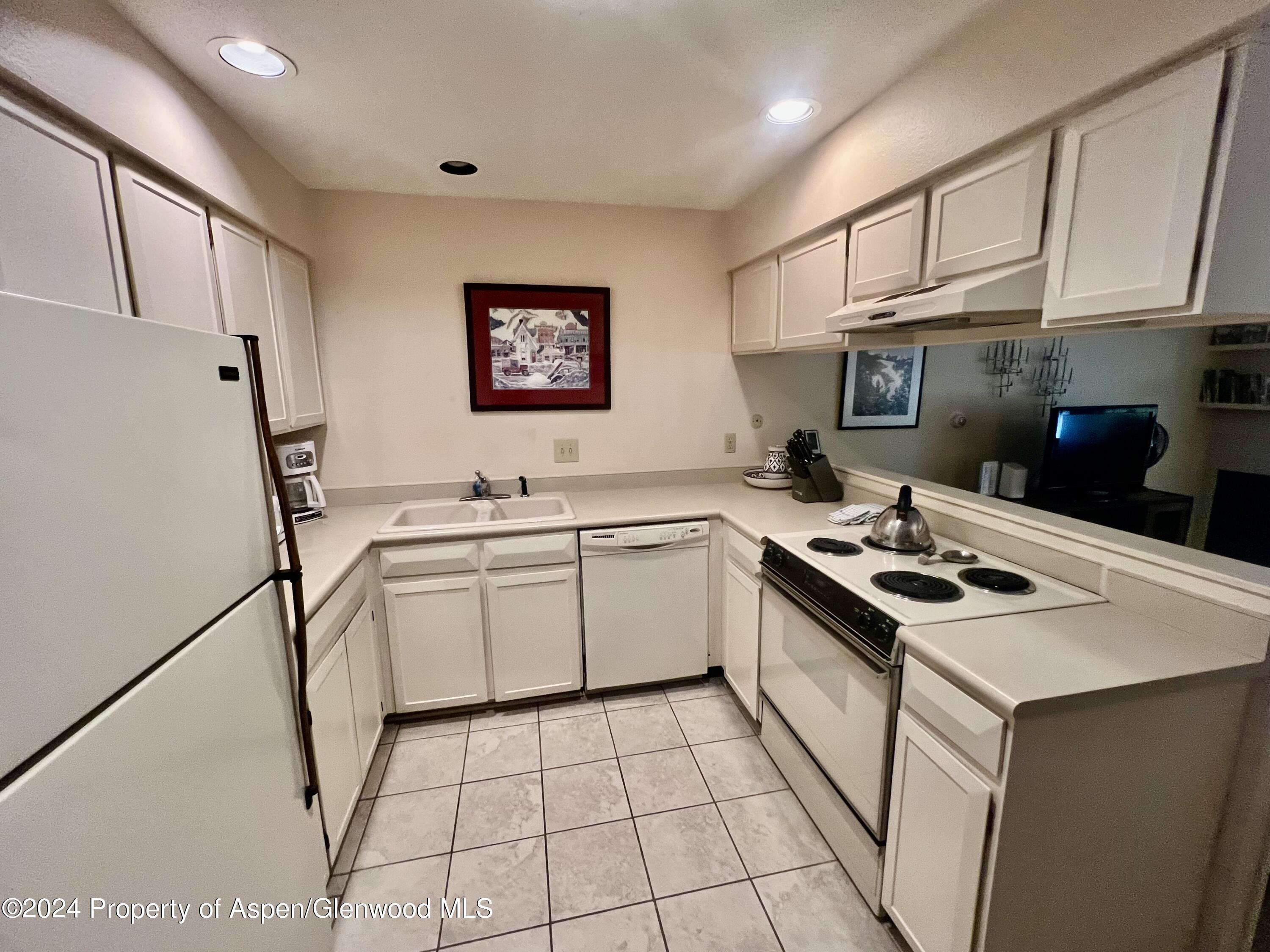 210 E Cooper Avenue 2d Property Photo 4