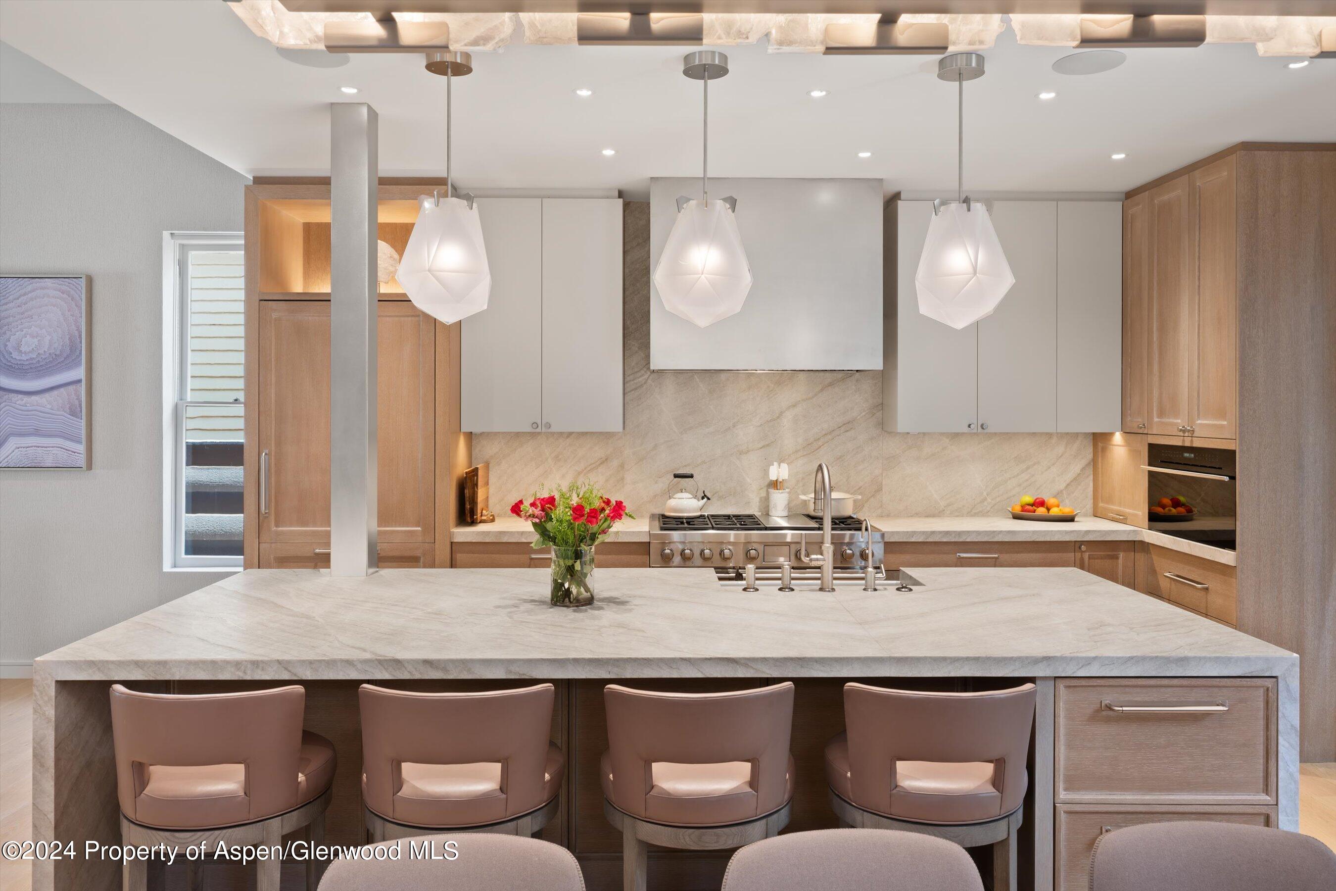 105 E Hallam Street Property Photo 4