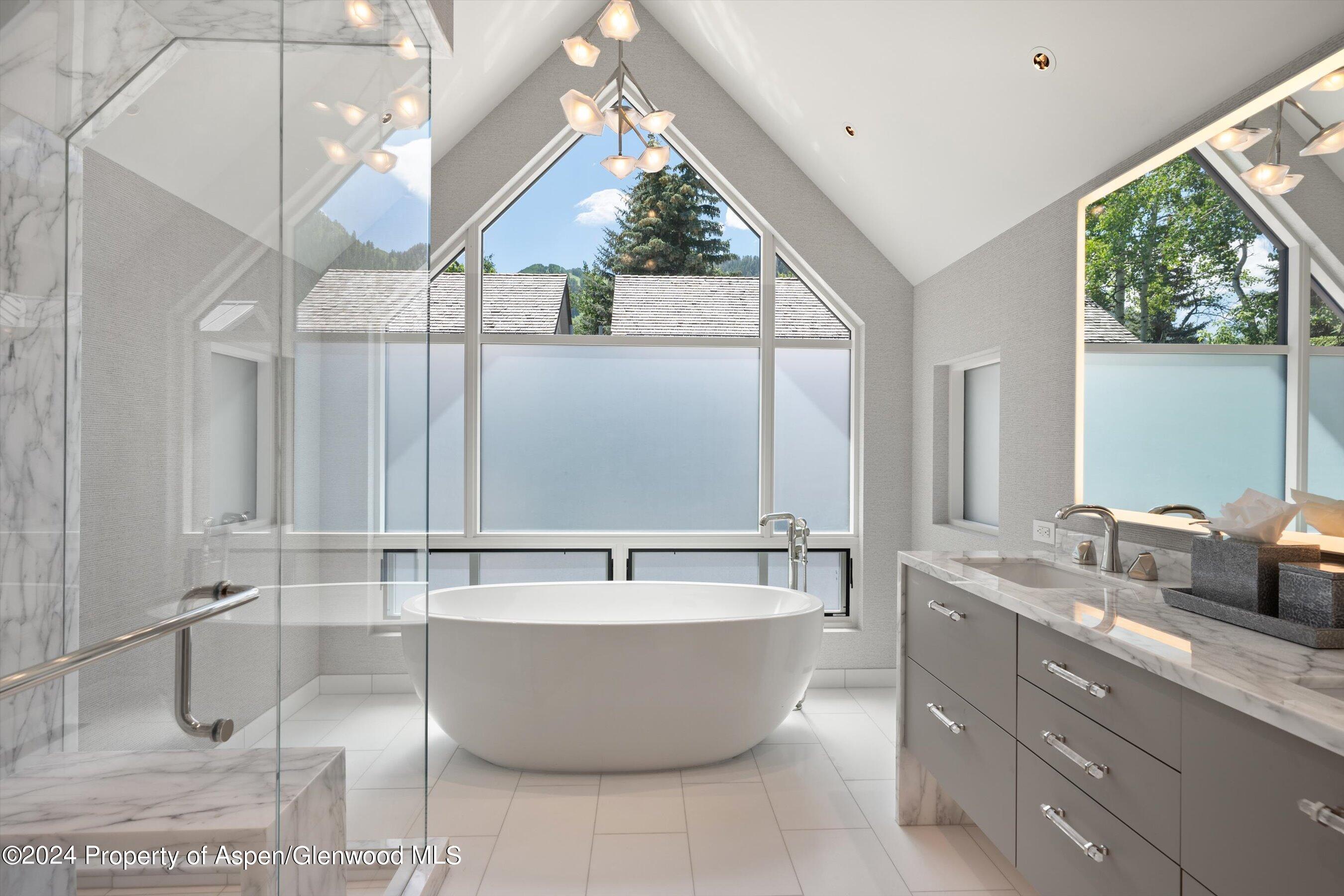 105 E Hallam Street Property Photo 18