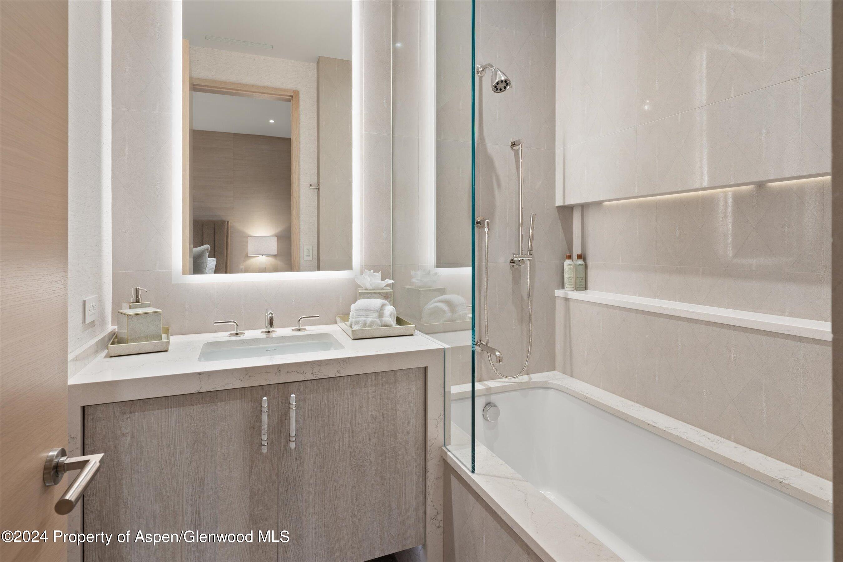 105 E Hallam Street Property Photo 26