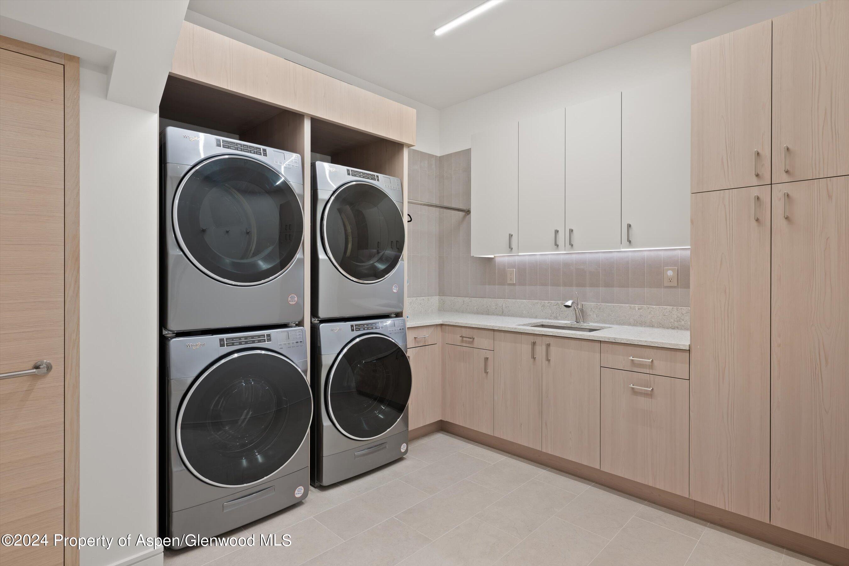 105 E Hallam Street Property Photo 40