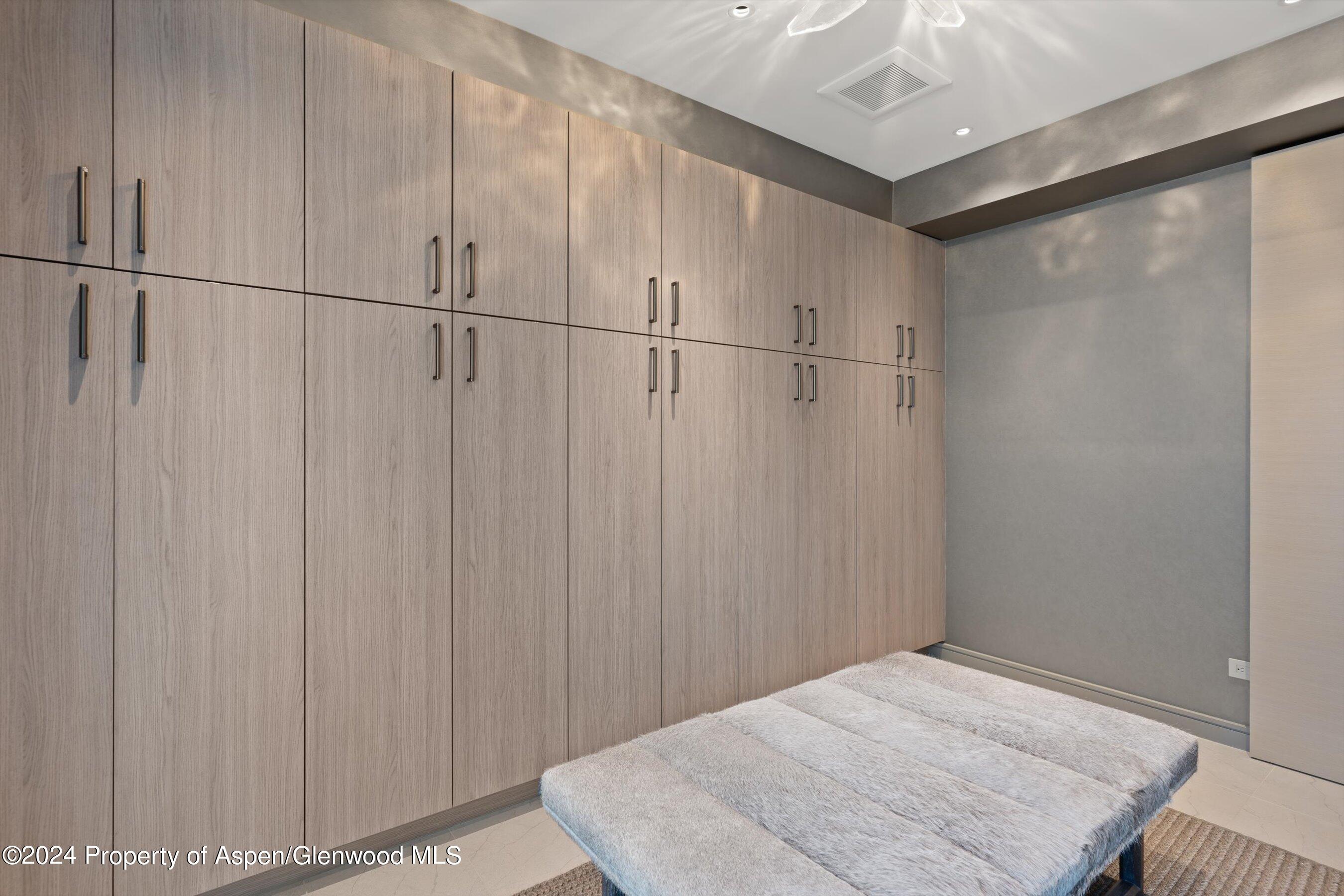 105 E Hallam Street Property Photo 42