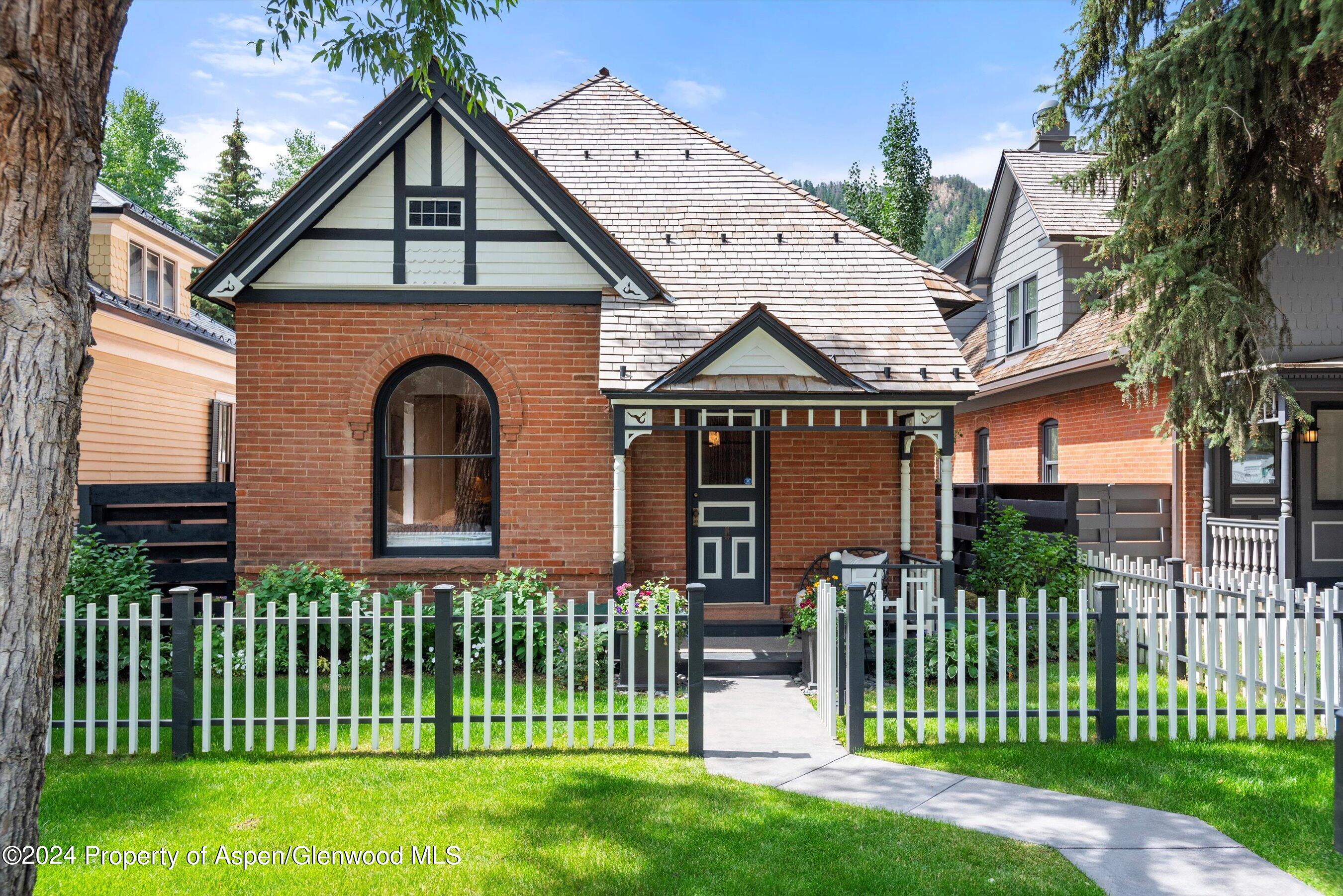 105 E Hallam Street Property Photo 46