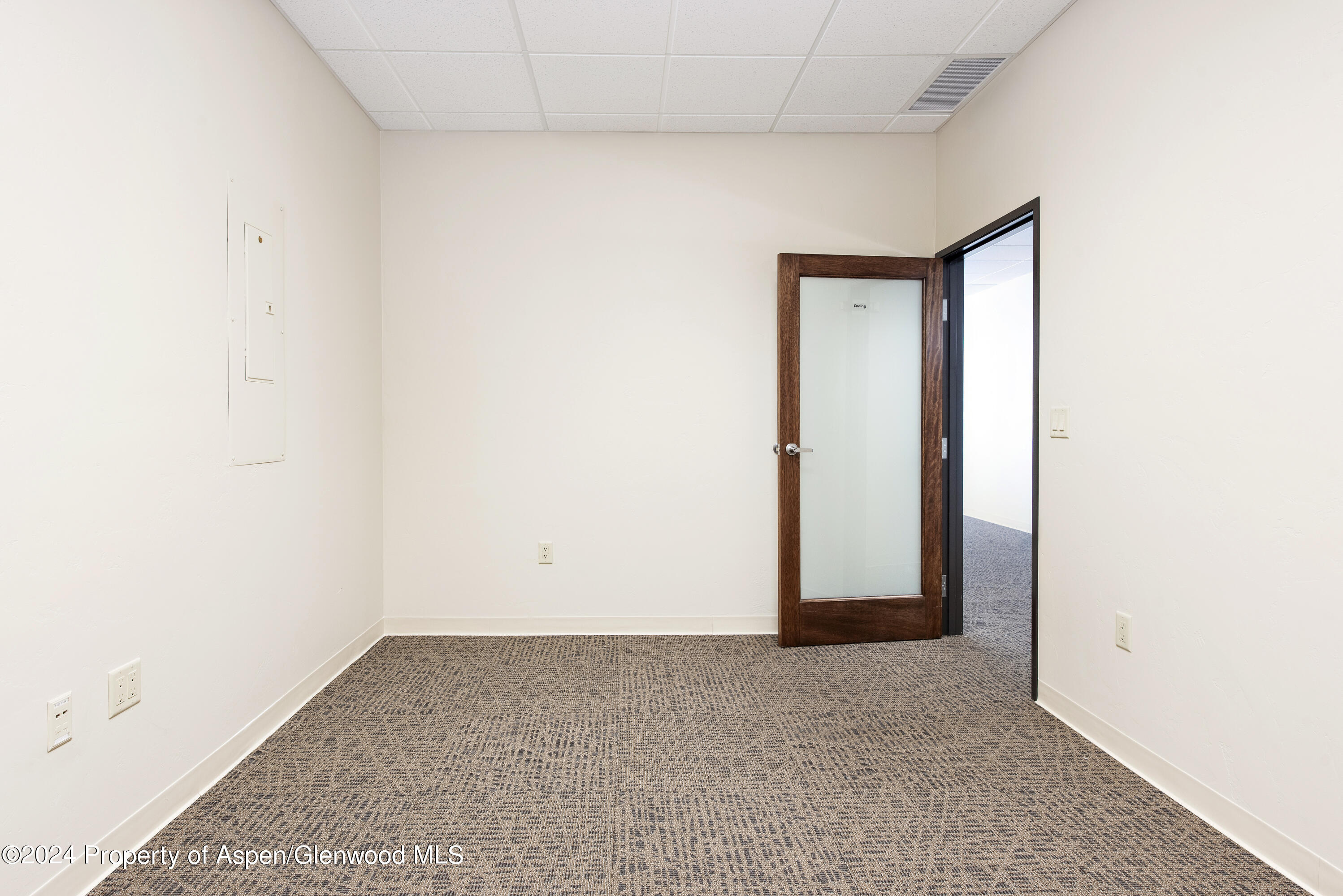 2520 S Grand Avenue, 203 Property Photo 9