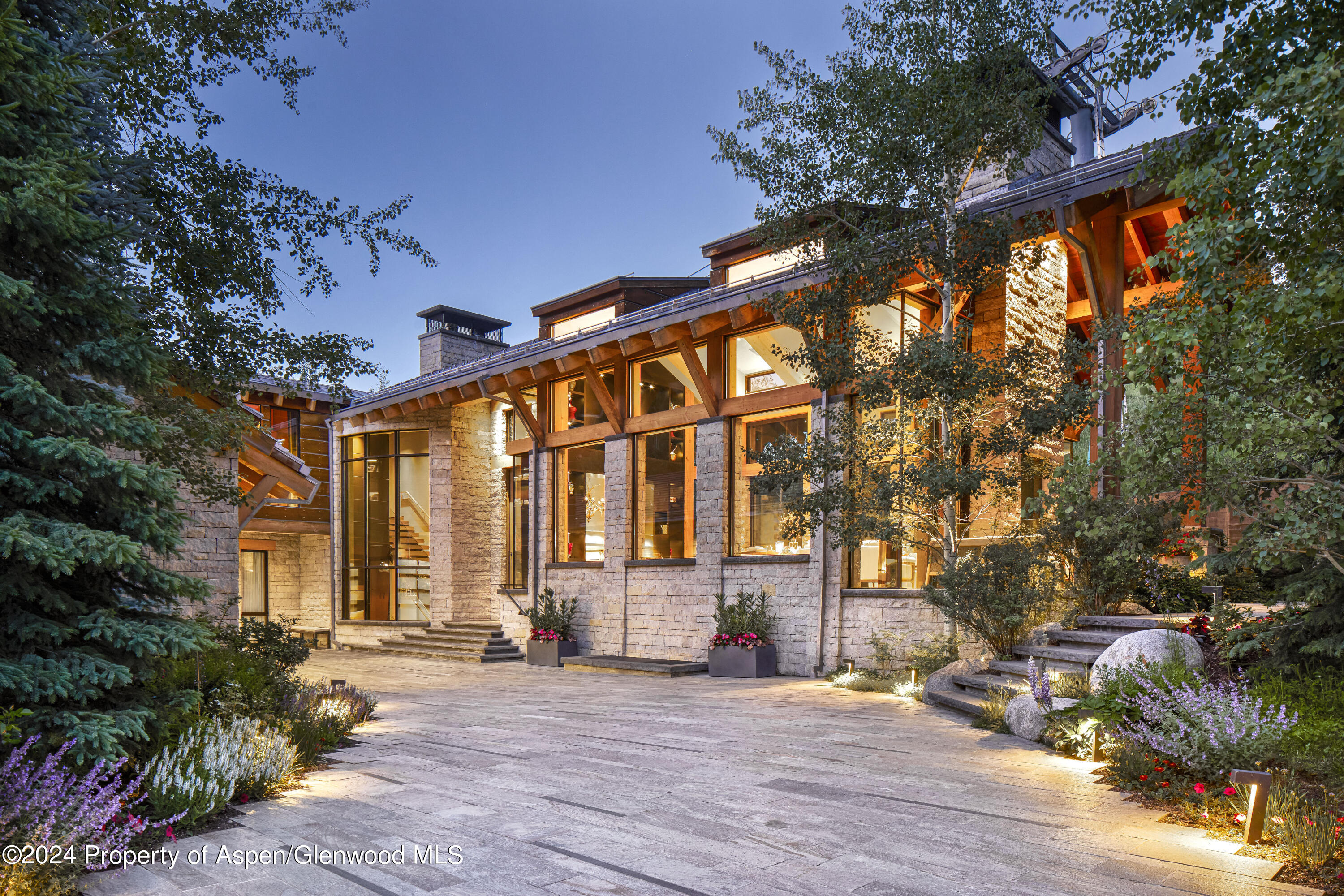 370 Exhibition Lane Property Photo