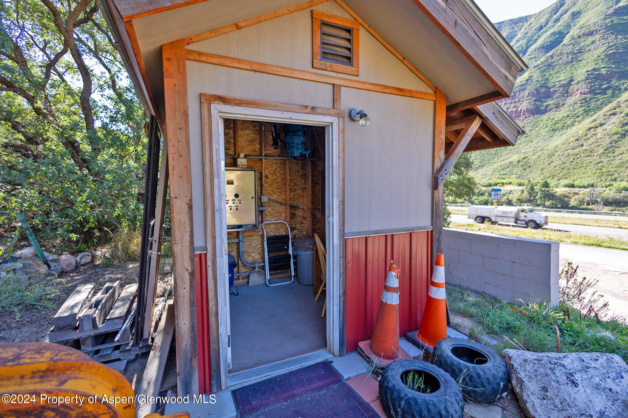 50235 Us Highway 6 Property Photo 23