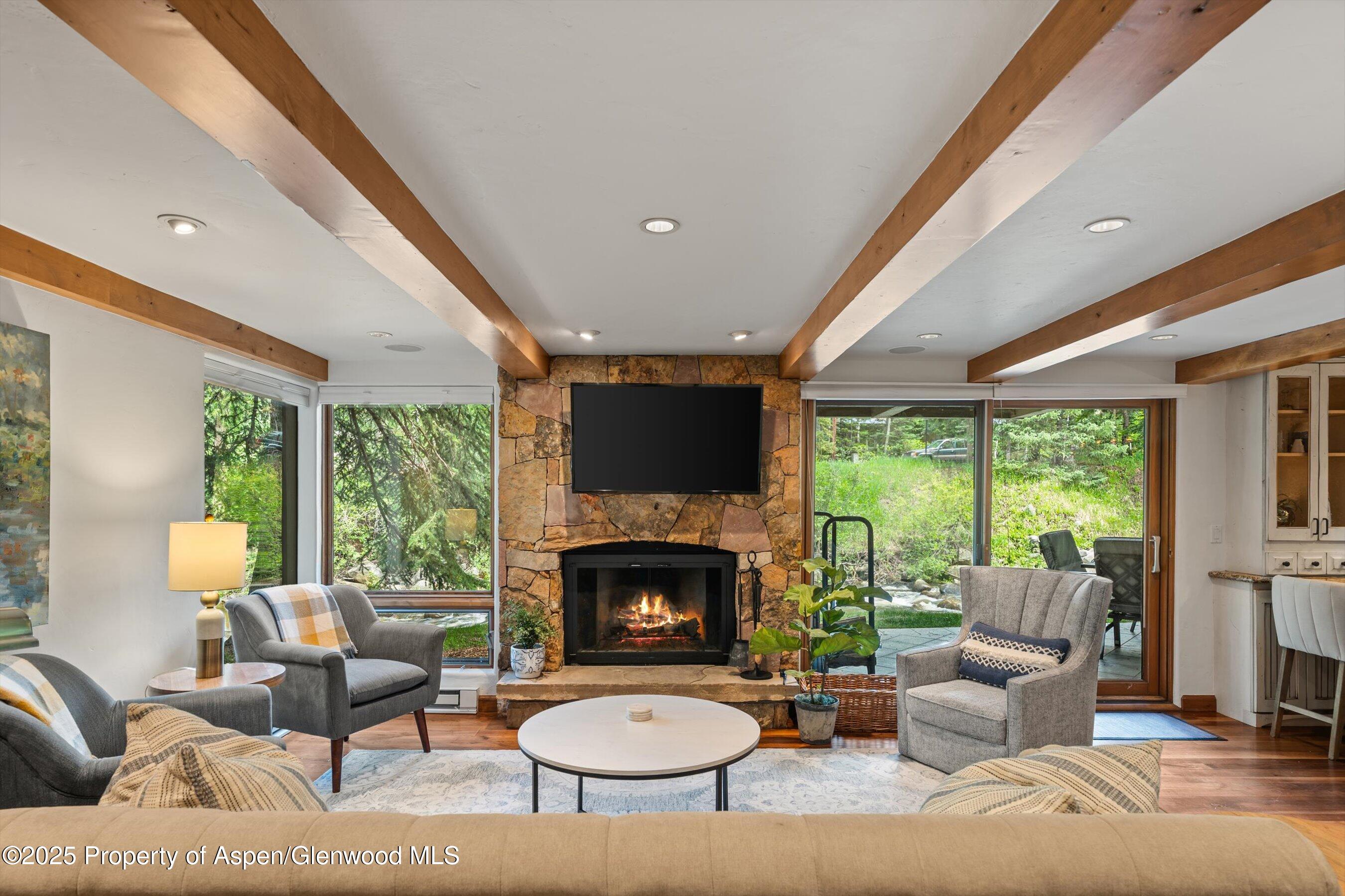 1034 E Cooper Avenue, 16 Property Photo 3