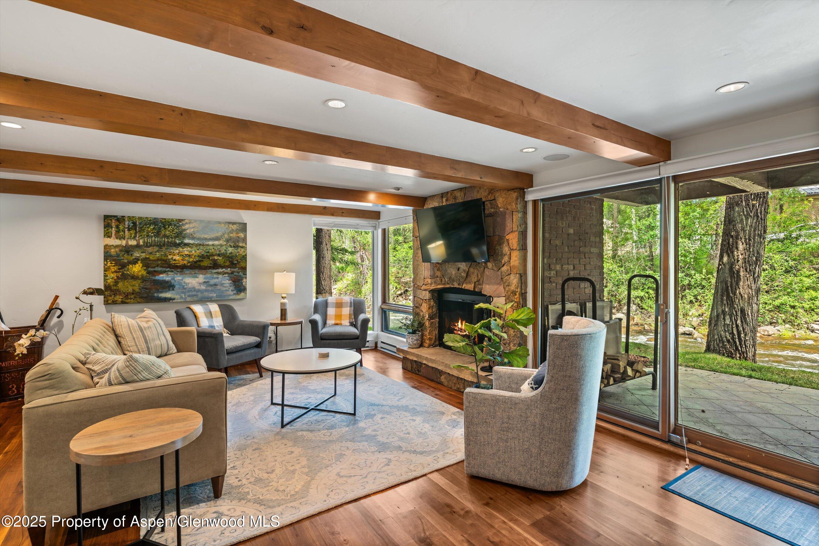 1034 E Cooper Avenue, 16 Property Photo 6