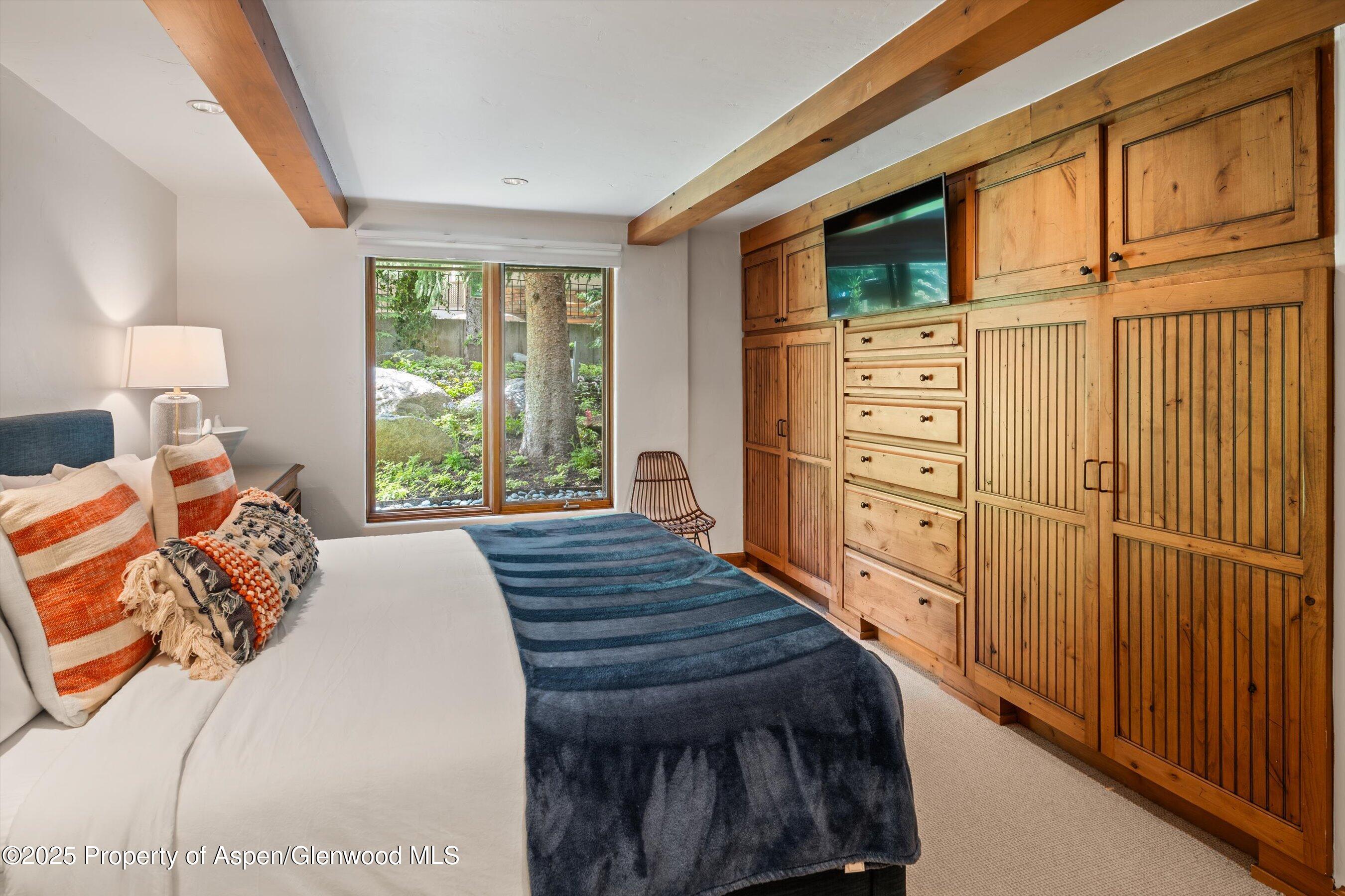 1034 E Cooper Avenue, 16 Property Photo 12