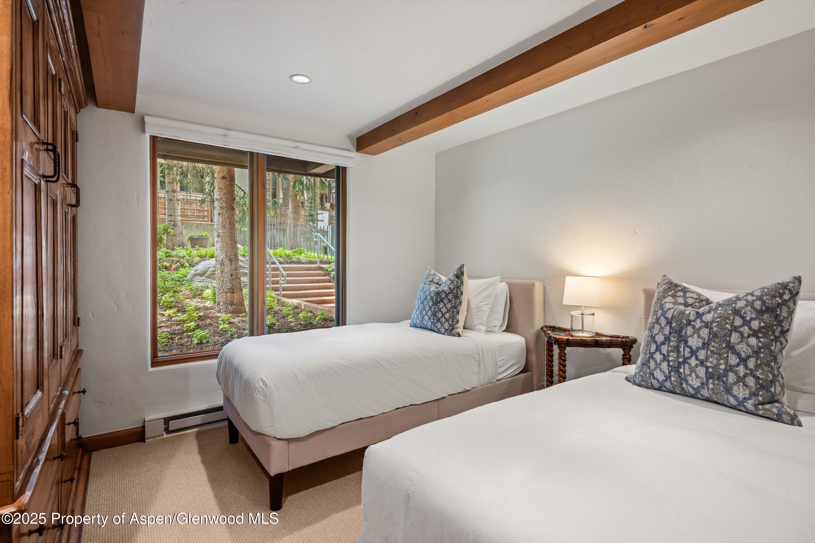 1034 E Cooper Avenue, 16 Property Photo 15