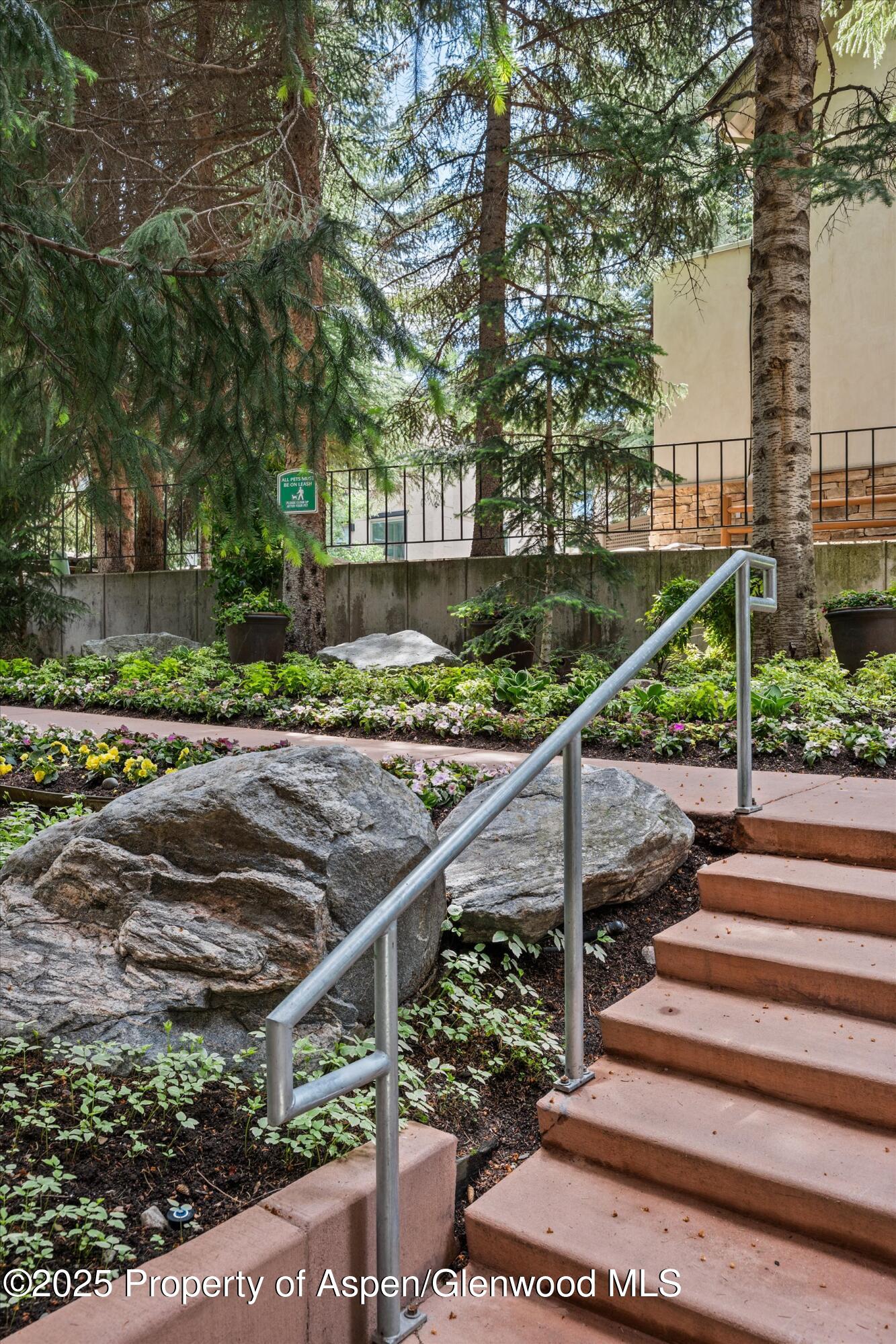 1034 E Cooper Avenue, 16 Property Photo 19