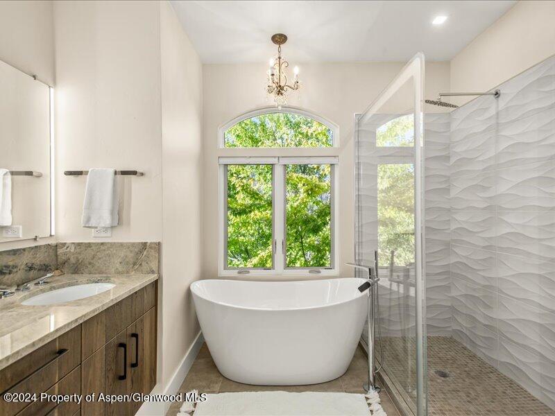 587 Hillcrest Drive Property Photo 25