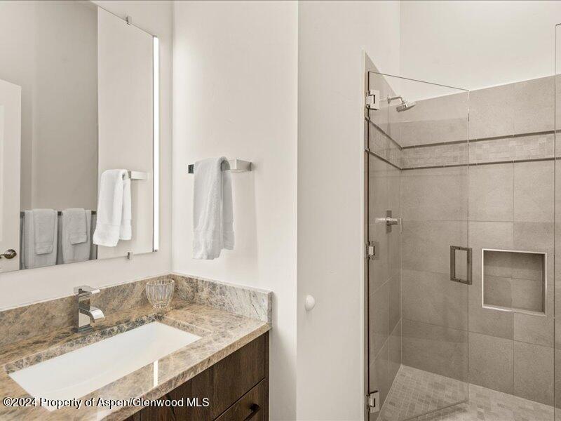 587 Hillcrest Drive Property Photo 28