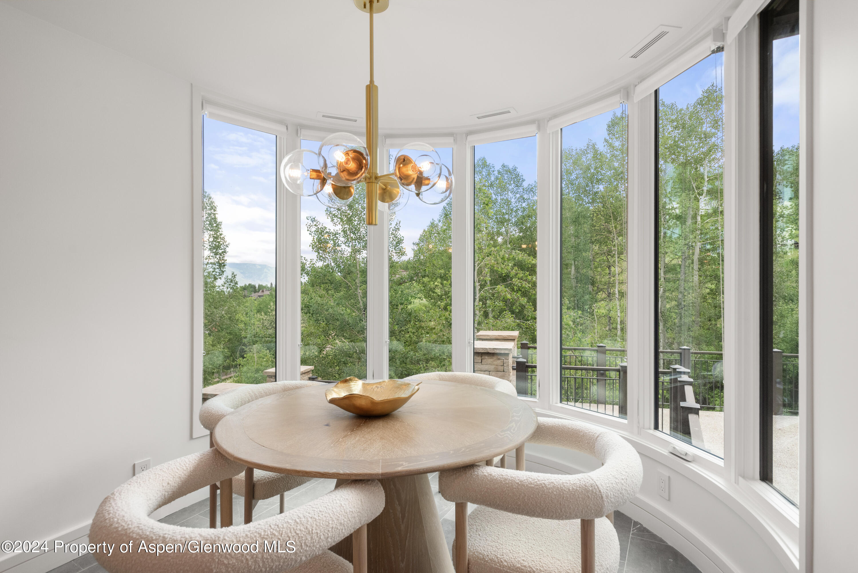 381 Ridge Road, C4 Property Photo 7