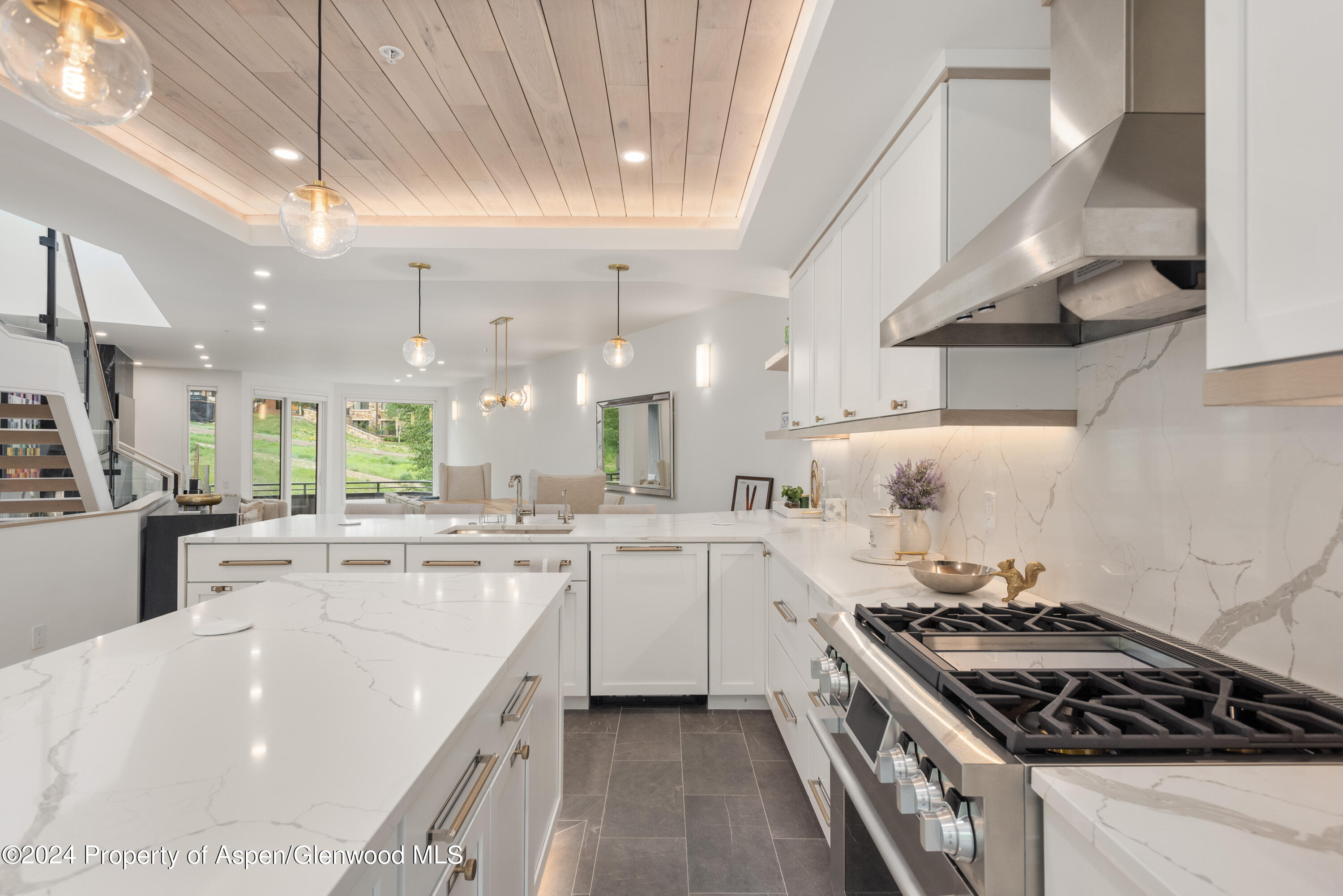 381 Ridge Road, C4 Property Photo 9