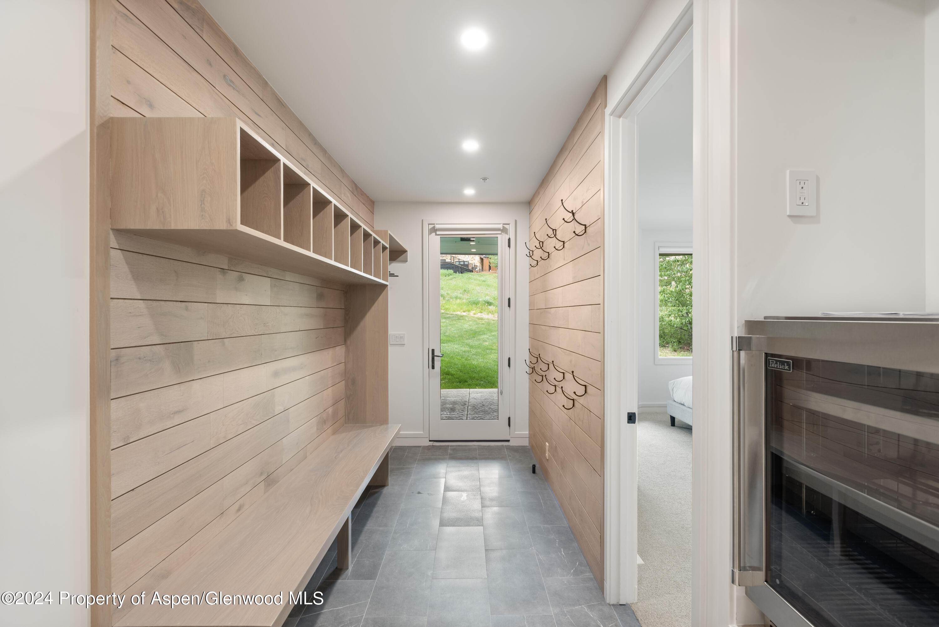 381 Ridge Road, C4 Property Photo 29