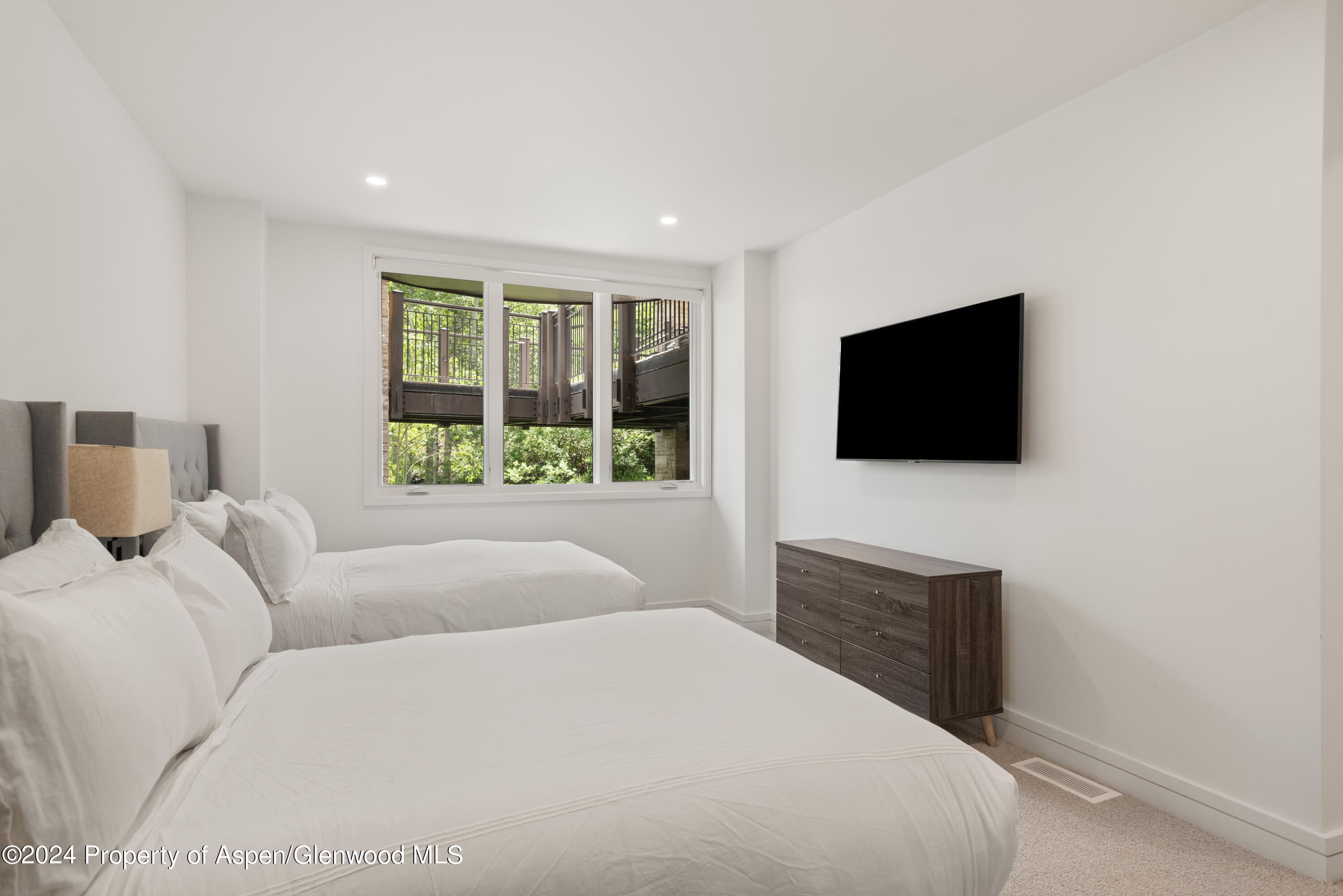 381 Ridge Road, C4 Property Photo 33