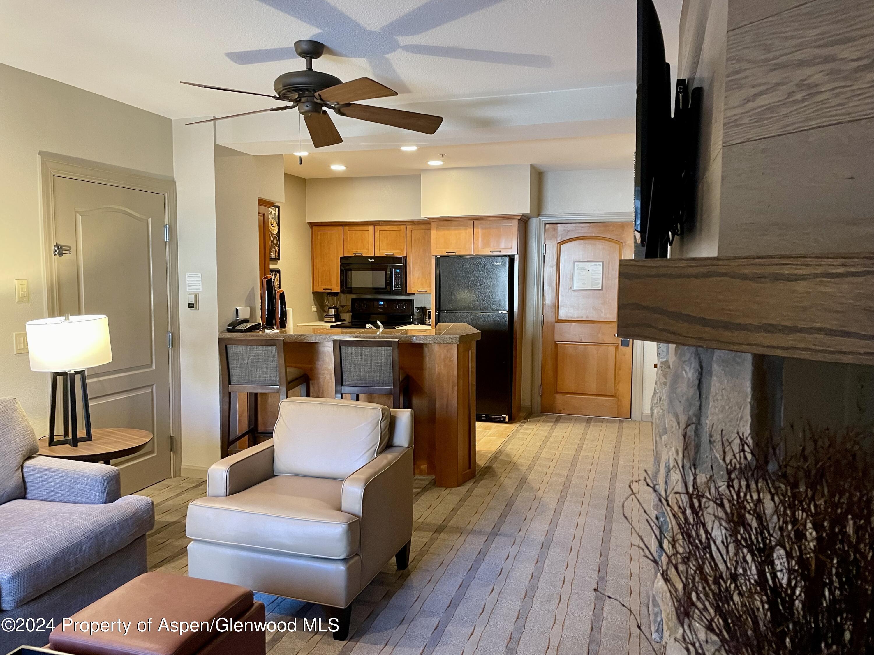 160 E Beaver Creek Boulevard Property Photo 14