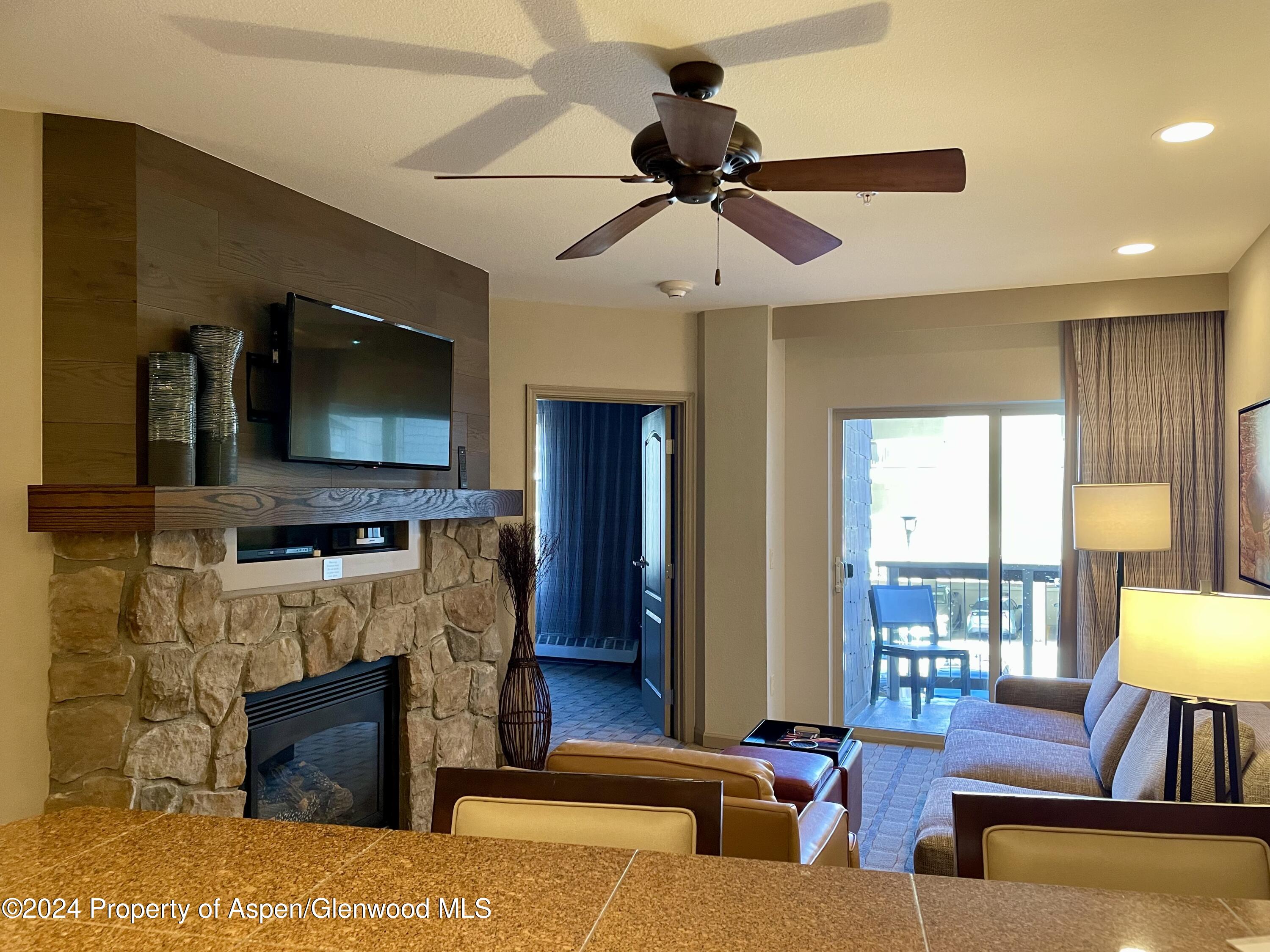 160 E Beaver Creek Boulevard Property Photo 16