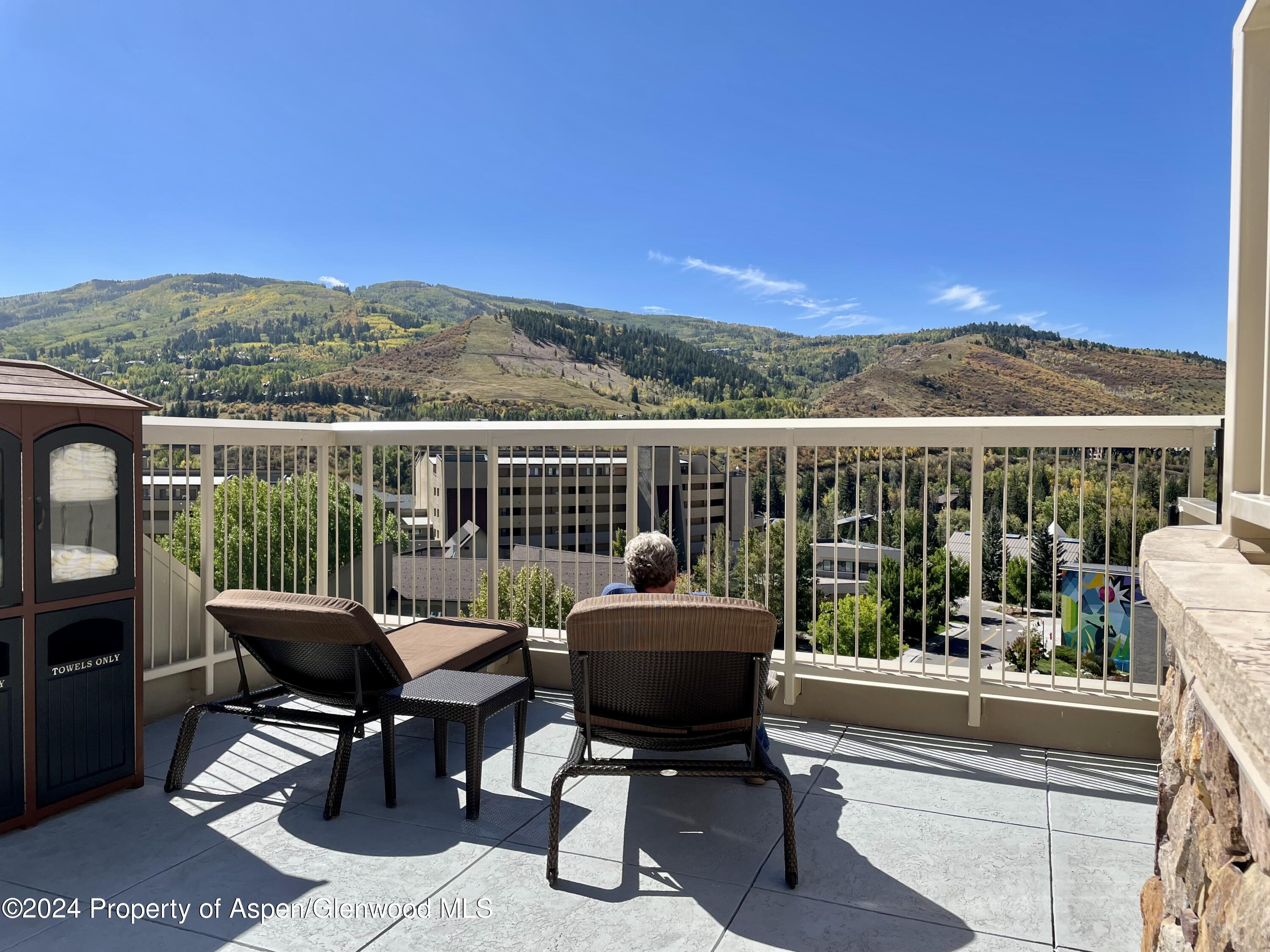 160 E Beaver Creek Boulevard Property Photo 28