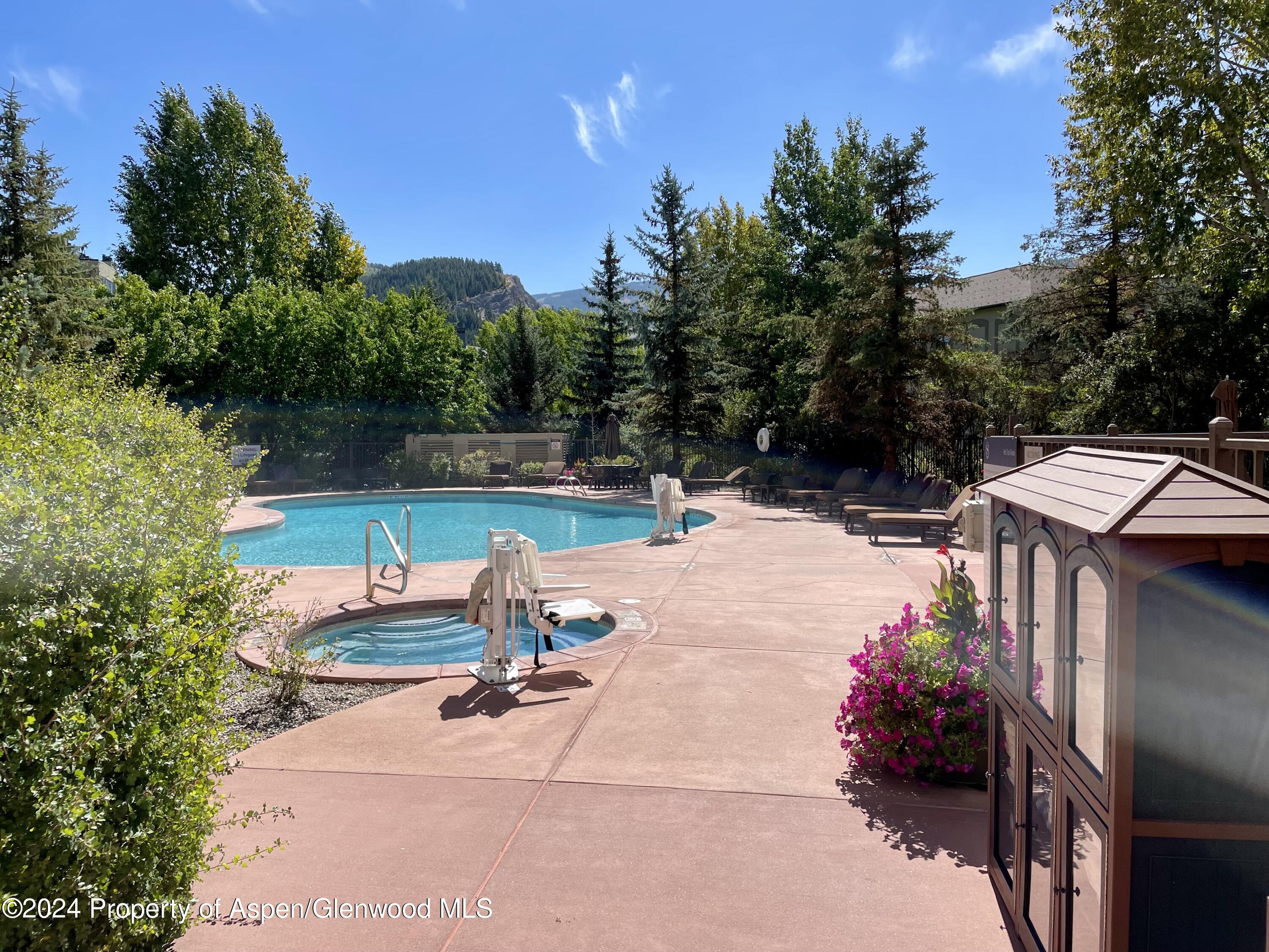 160 E Beaver Creek Boulevard Property Photo 31