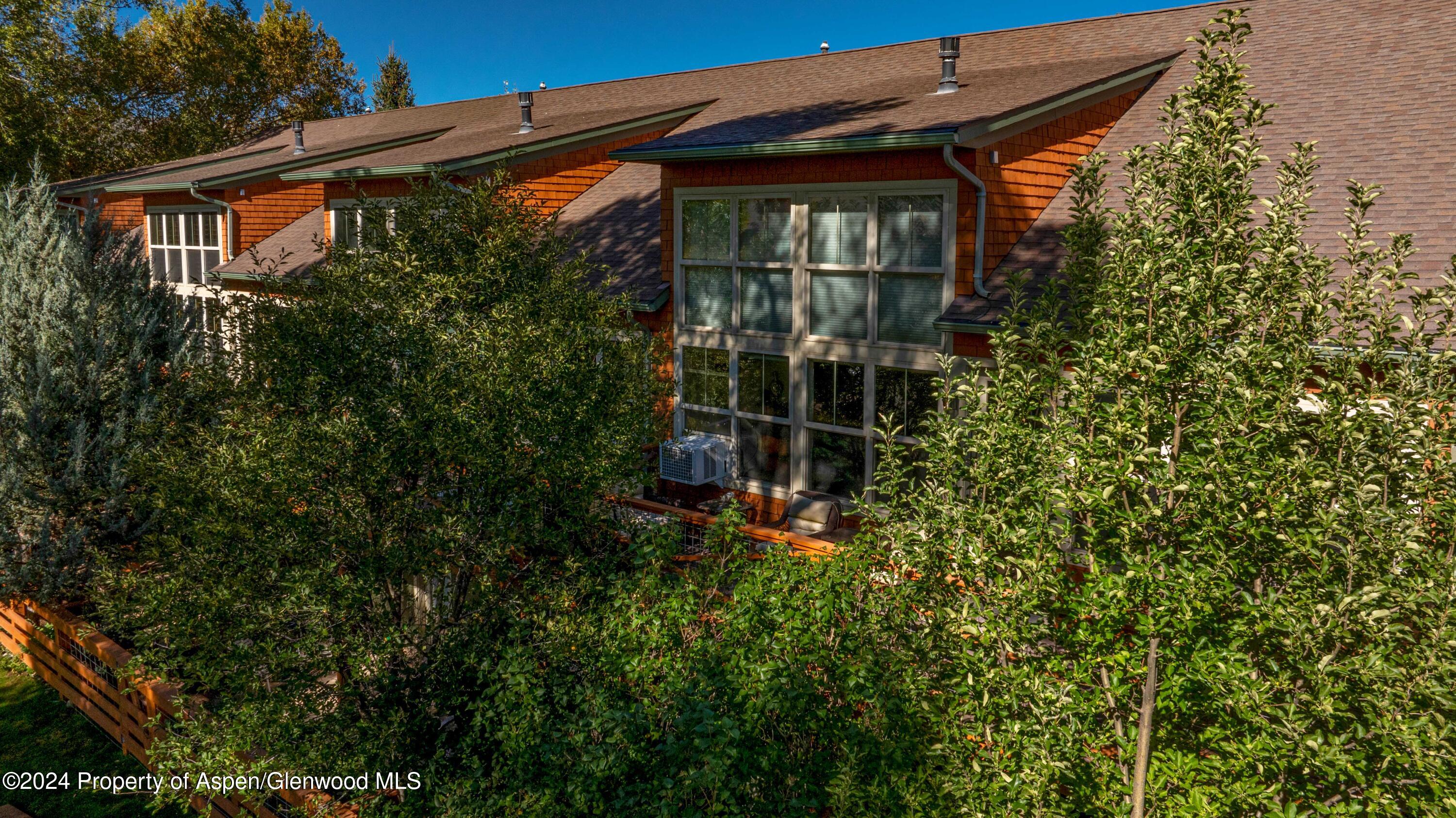 532 Evans Court Property Photo 2
