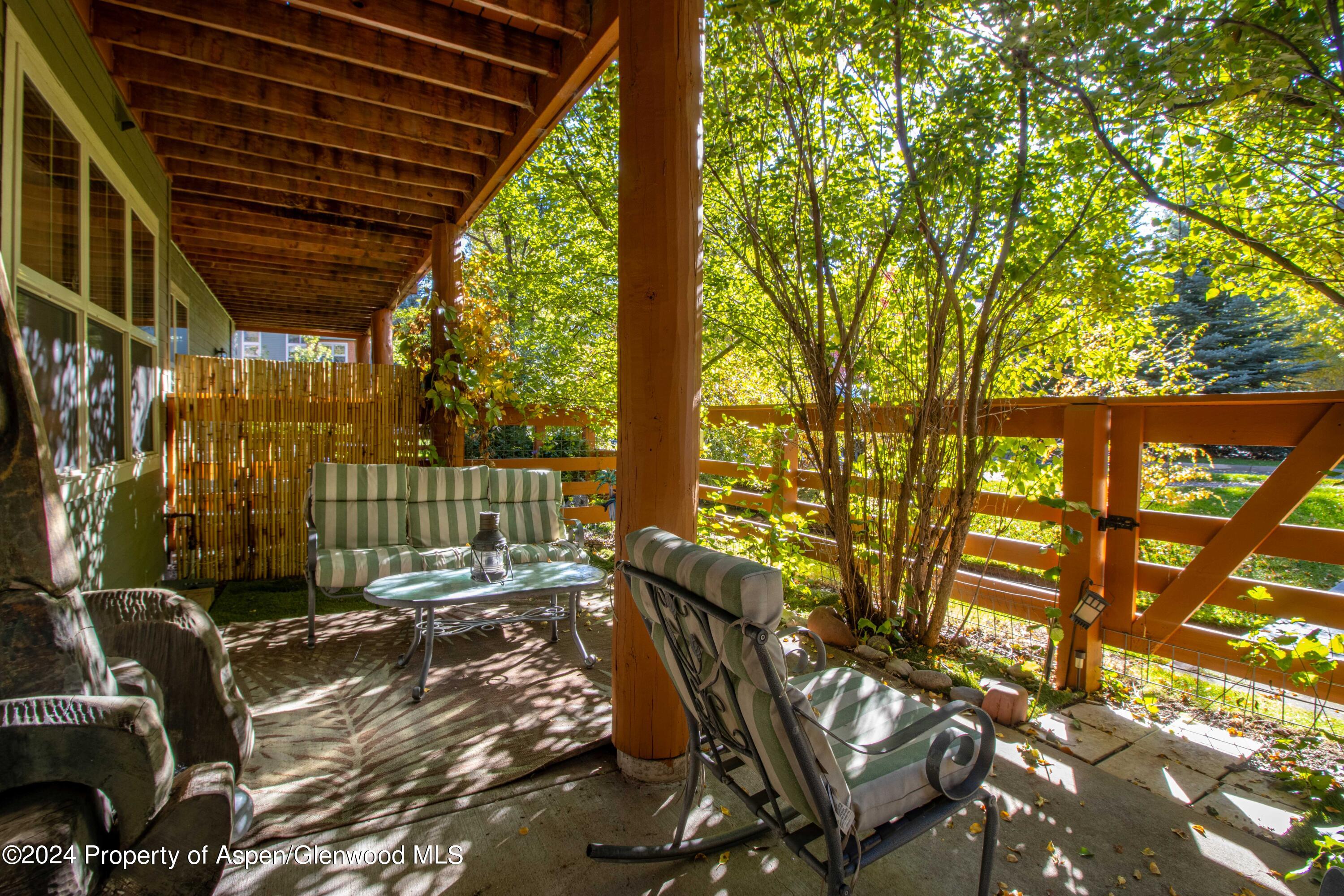 532 Evans Court Property Photo 4