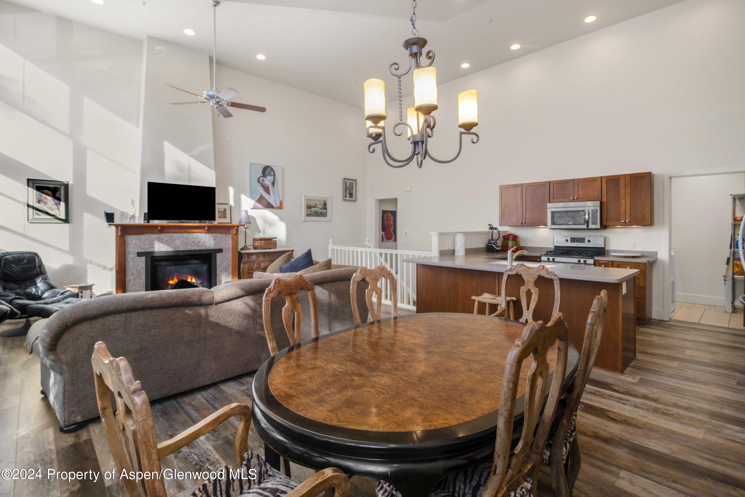 532 Evans Court Property Photo 8