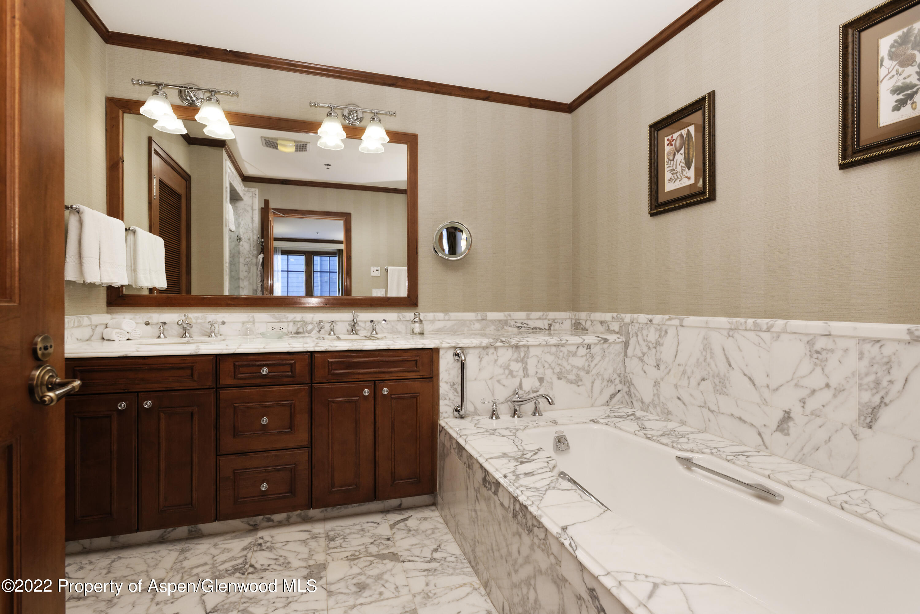 0075 Prospector Road, Unit 8208 Summer Interest 11 Property Photo 3