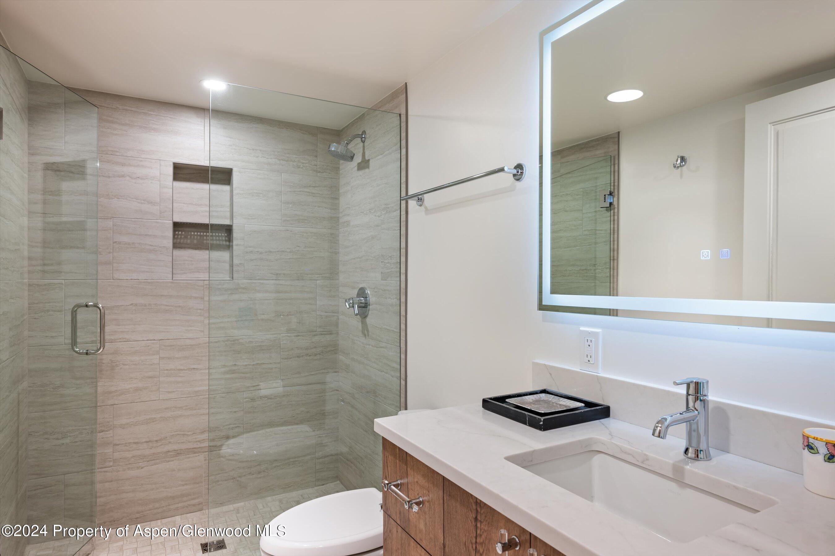 400 Wood Road, 1215 Property Photo 10