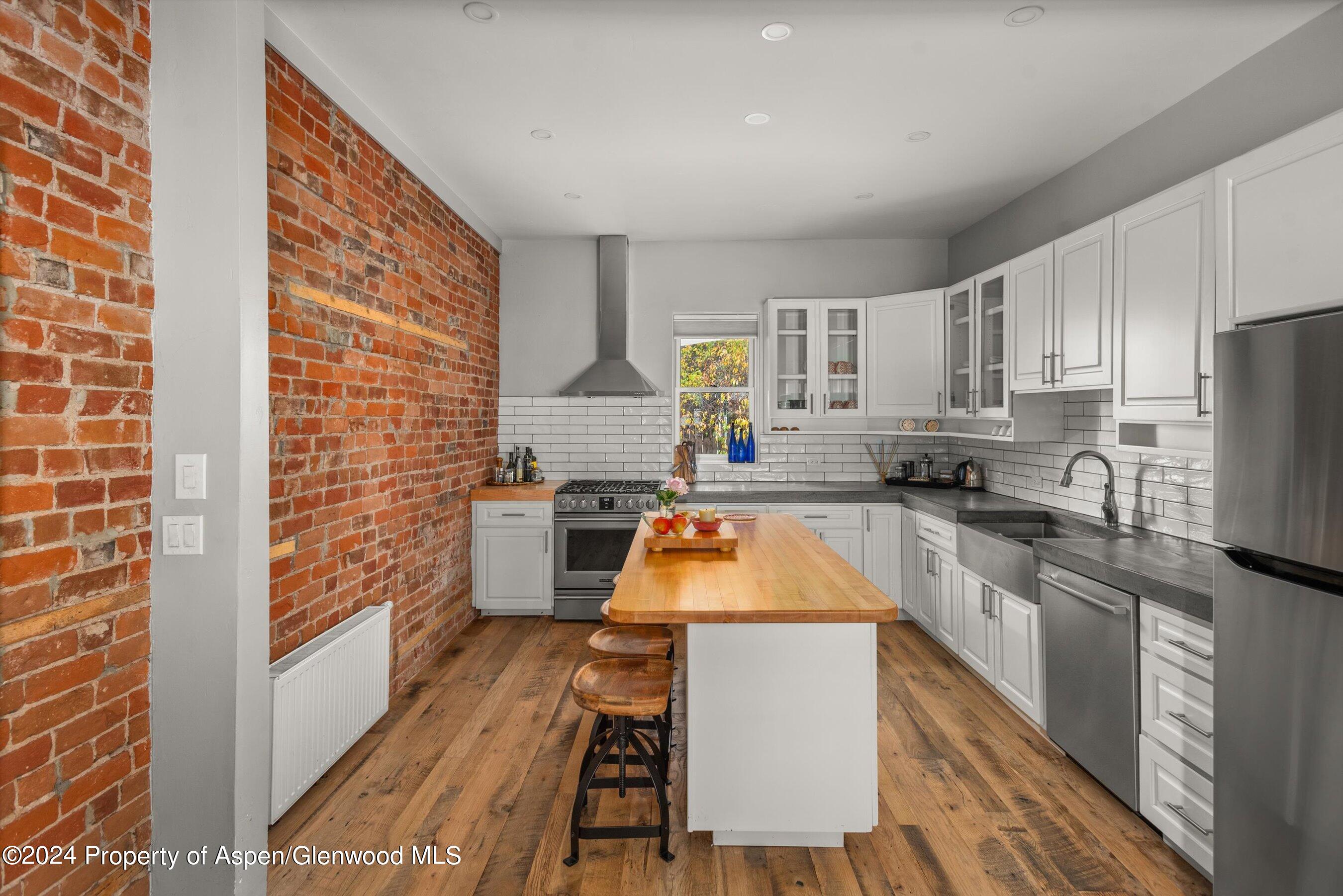 156 Garfield Avenue Property Photo 4