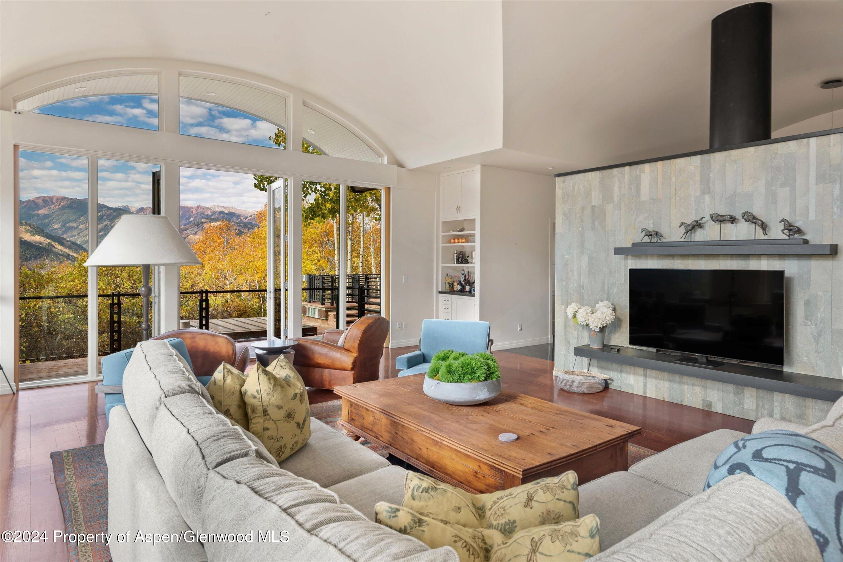746 Hunter Creek Road Property Photo 6