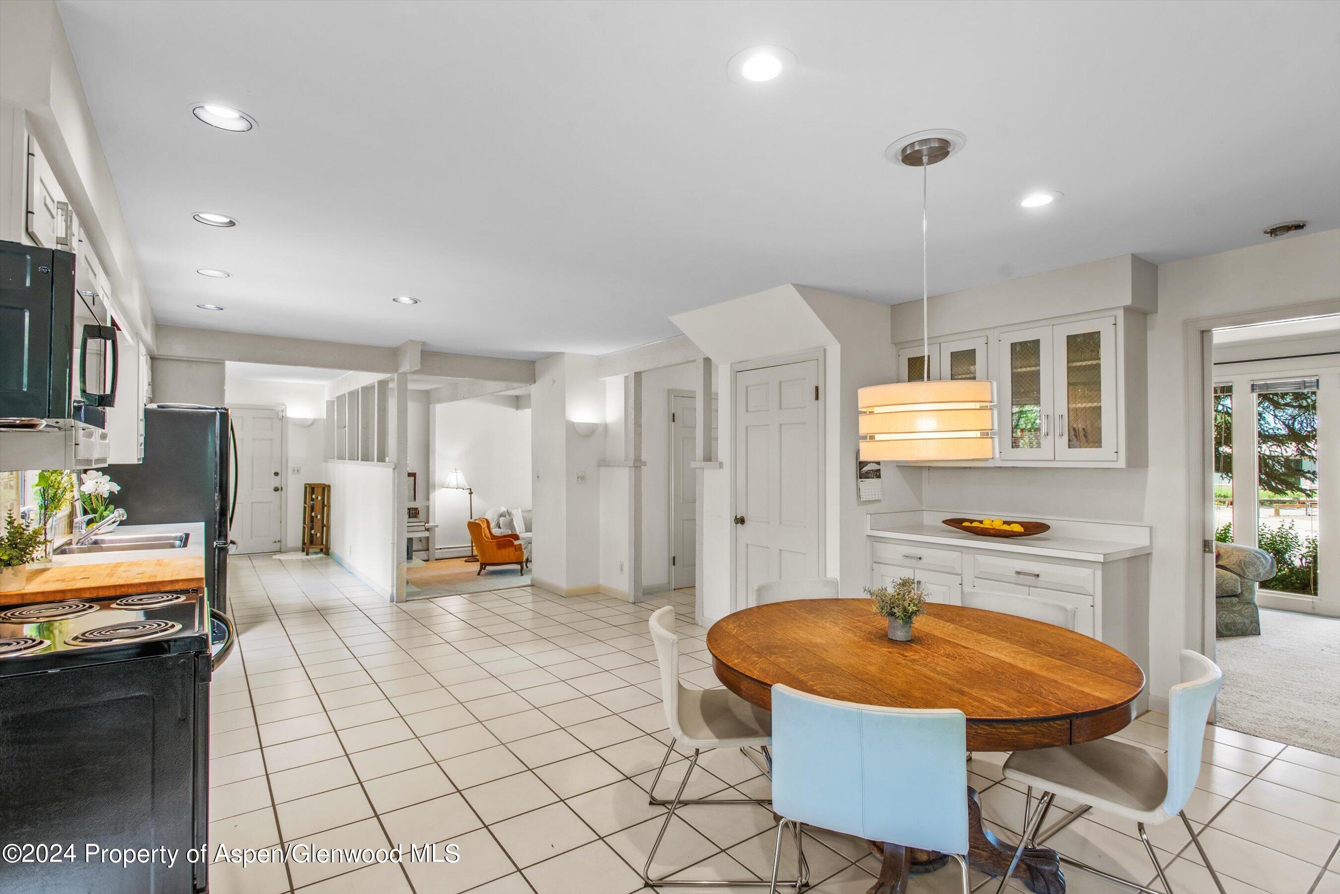 531 Gillespie Street Property Photo 7