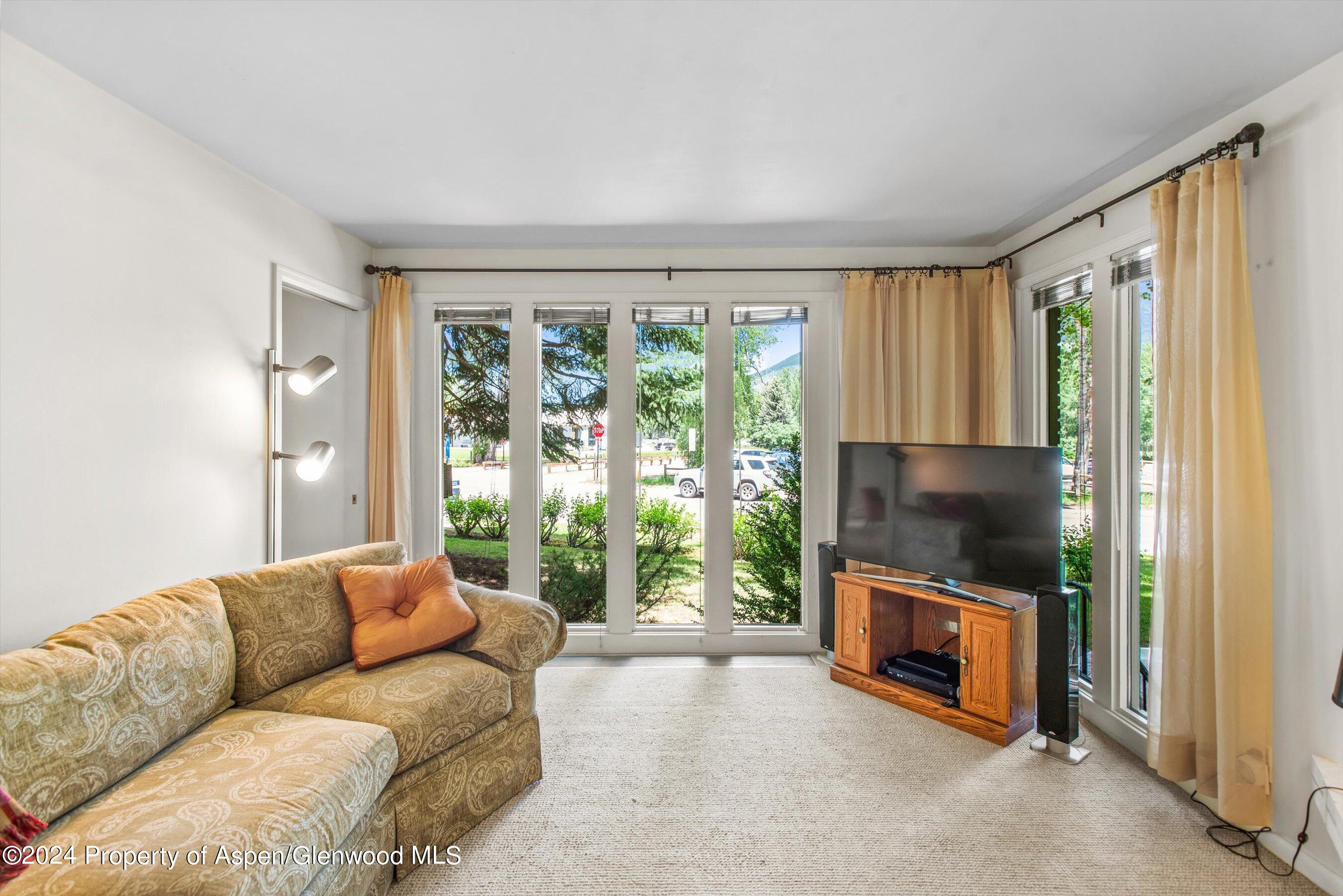 531 Gillespie Street Property Photo 18