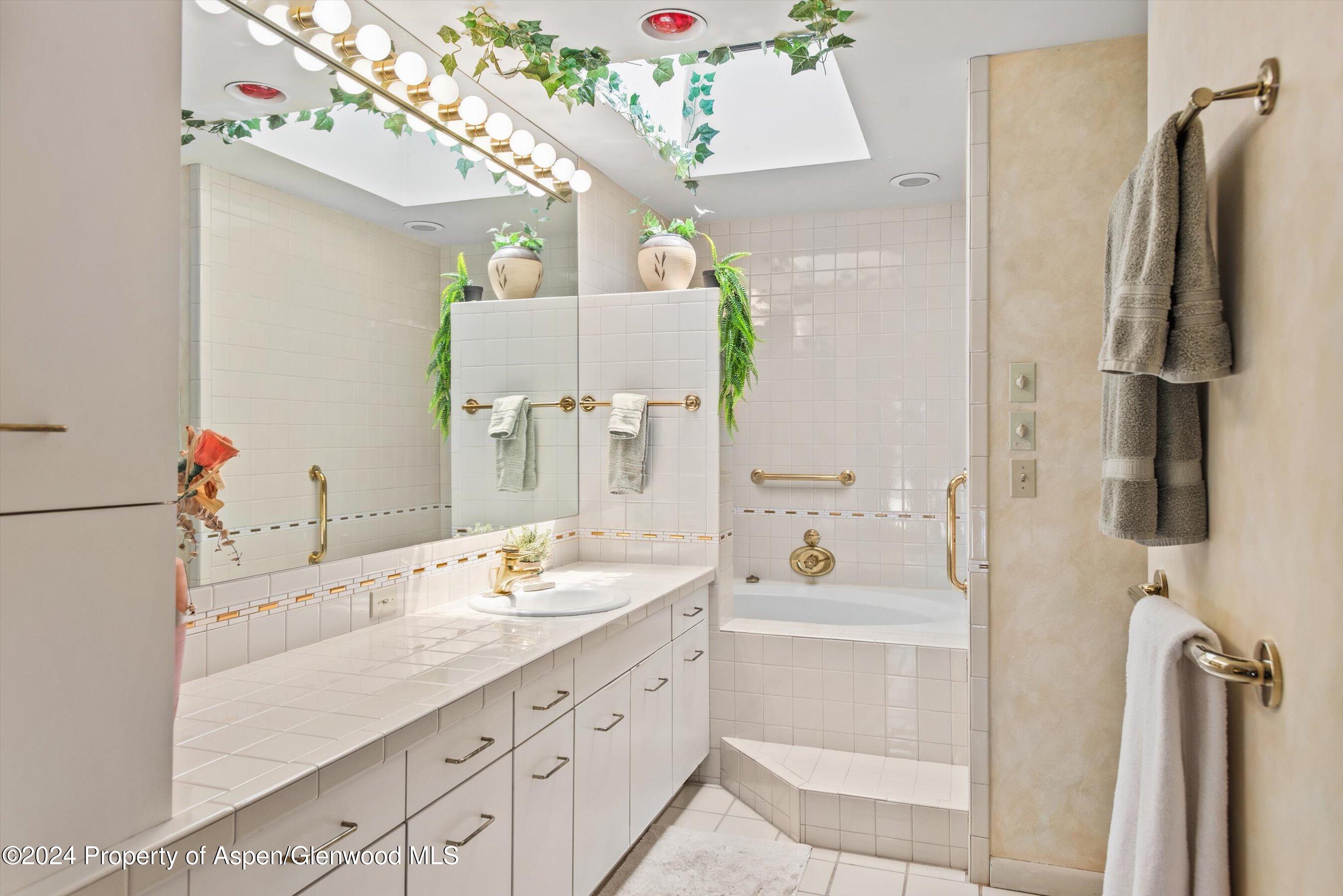 531 Gillespie Street Property Photo 21