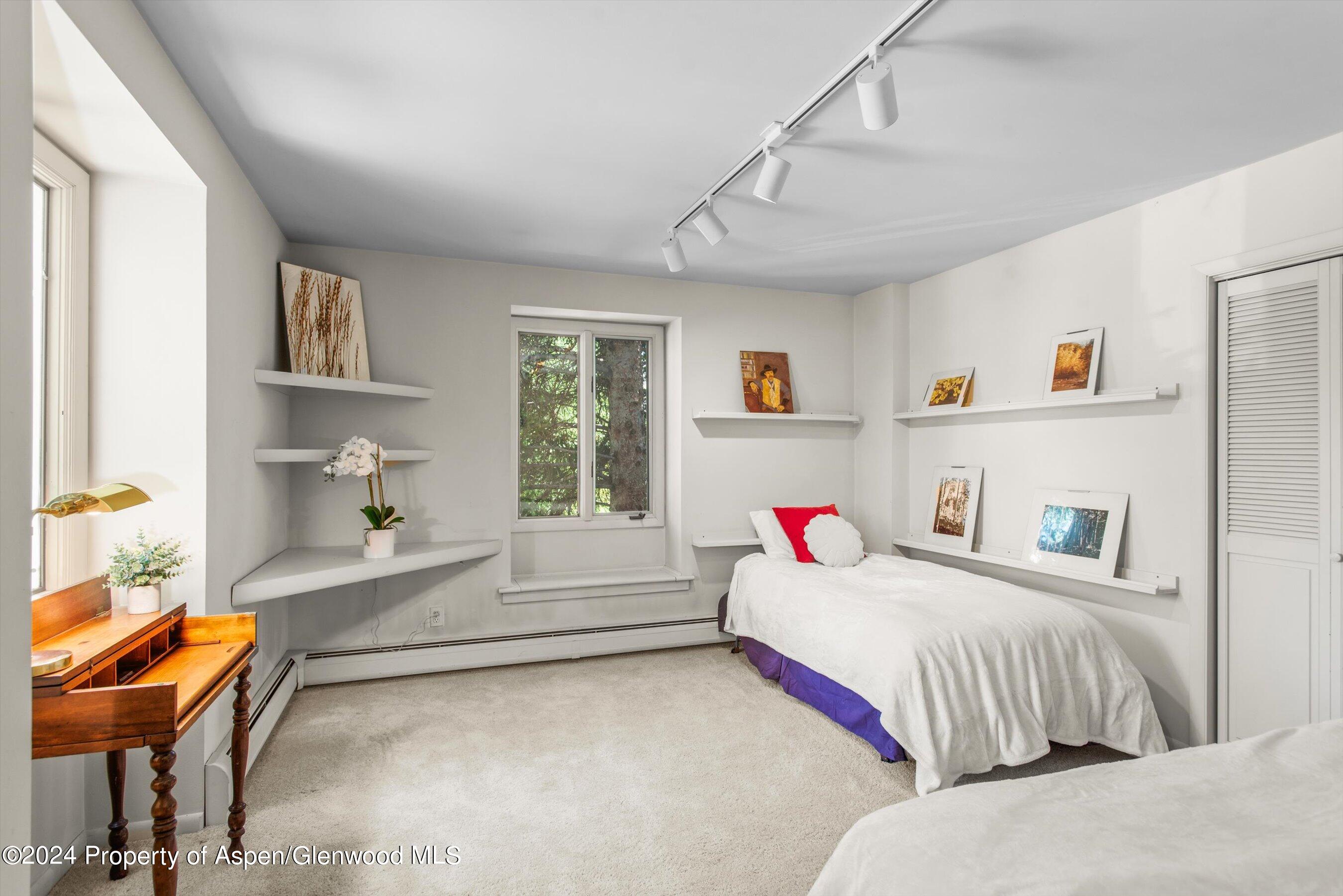 531 Gillespie Street Property Photo 25