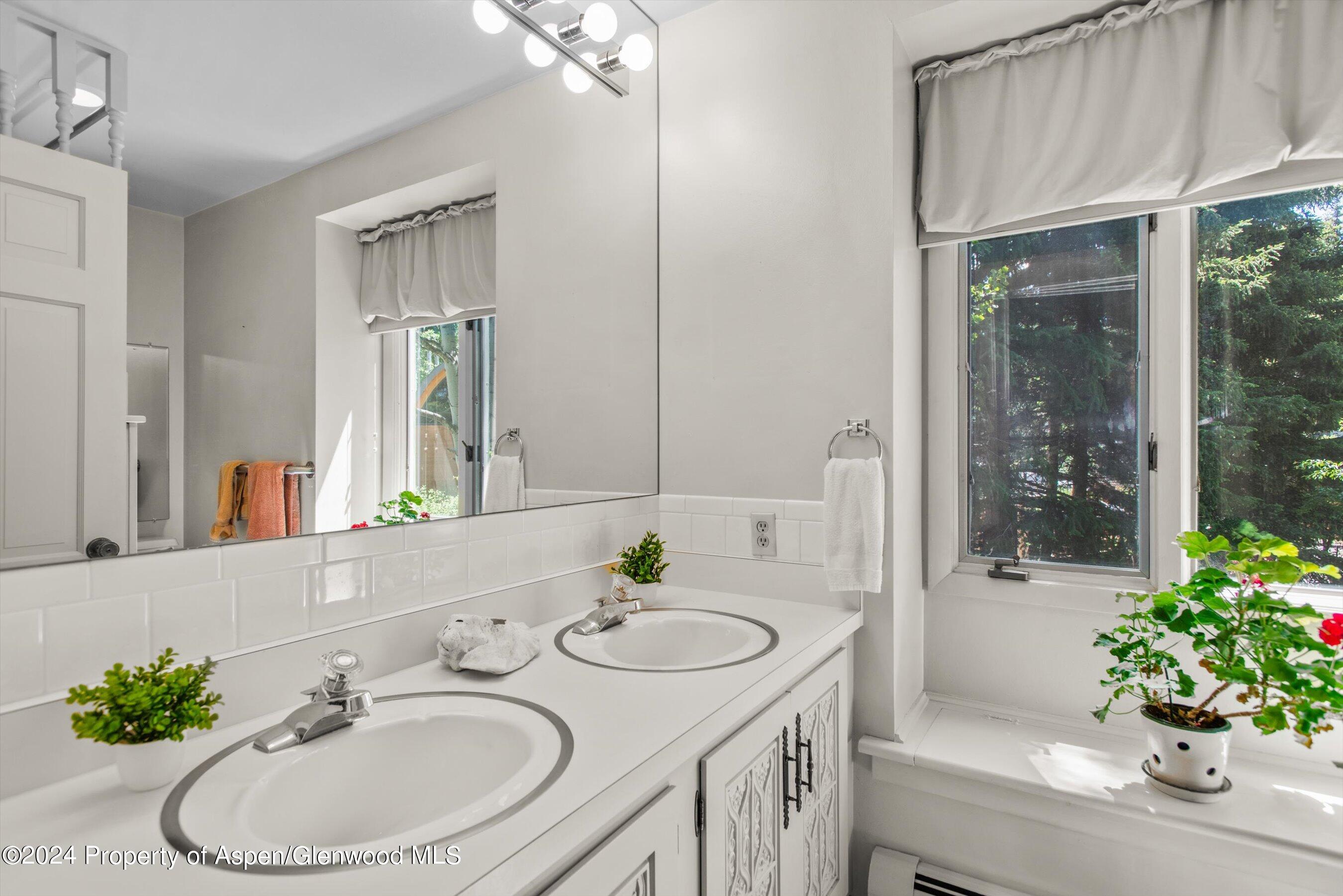 531 Gillespie Street Property Photo 26
