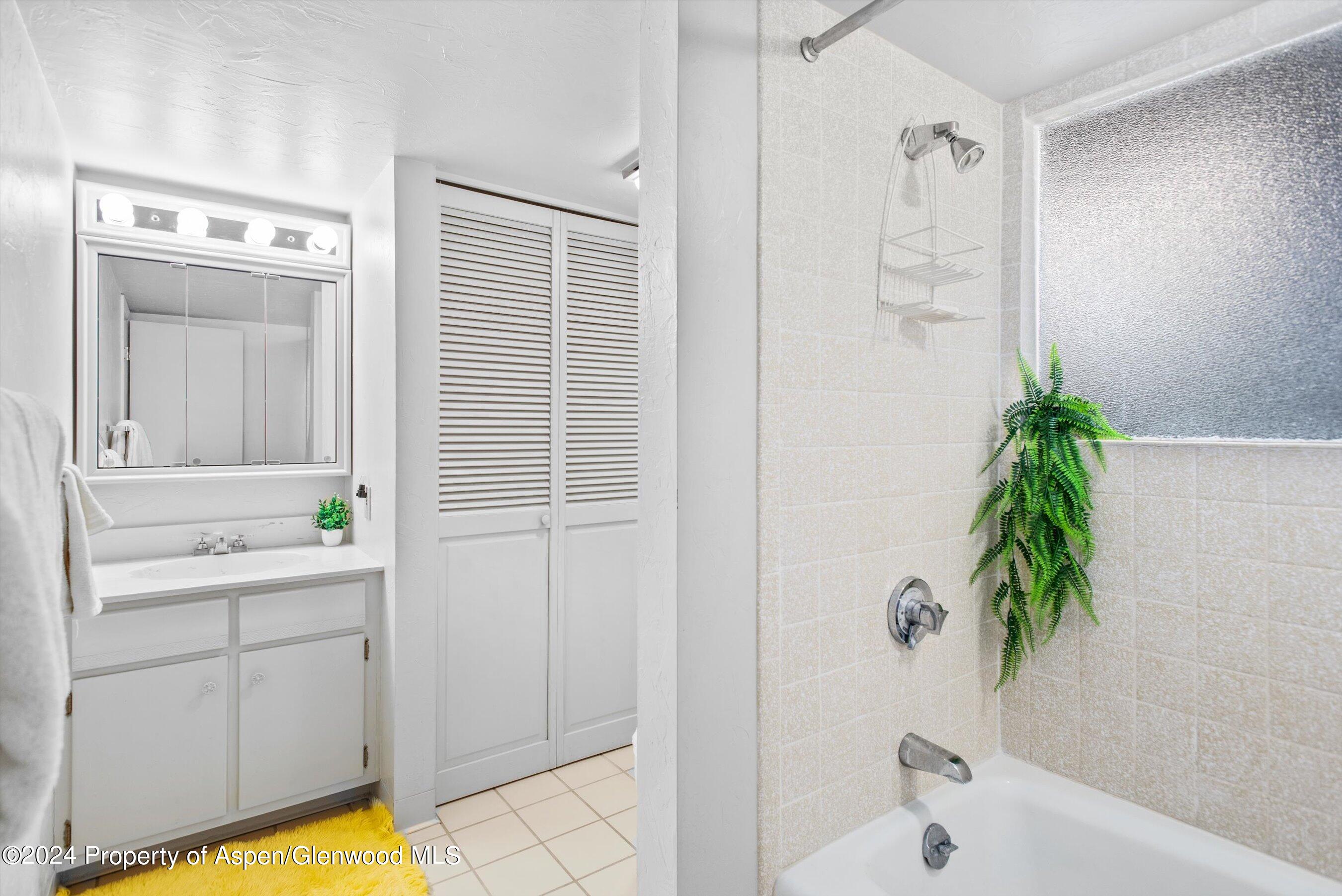 531 Gillespie Street Property Photo 30