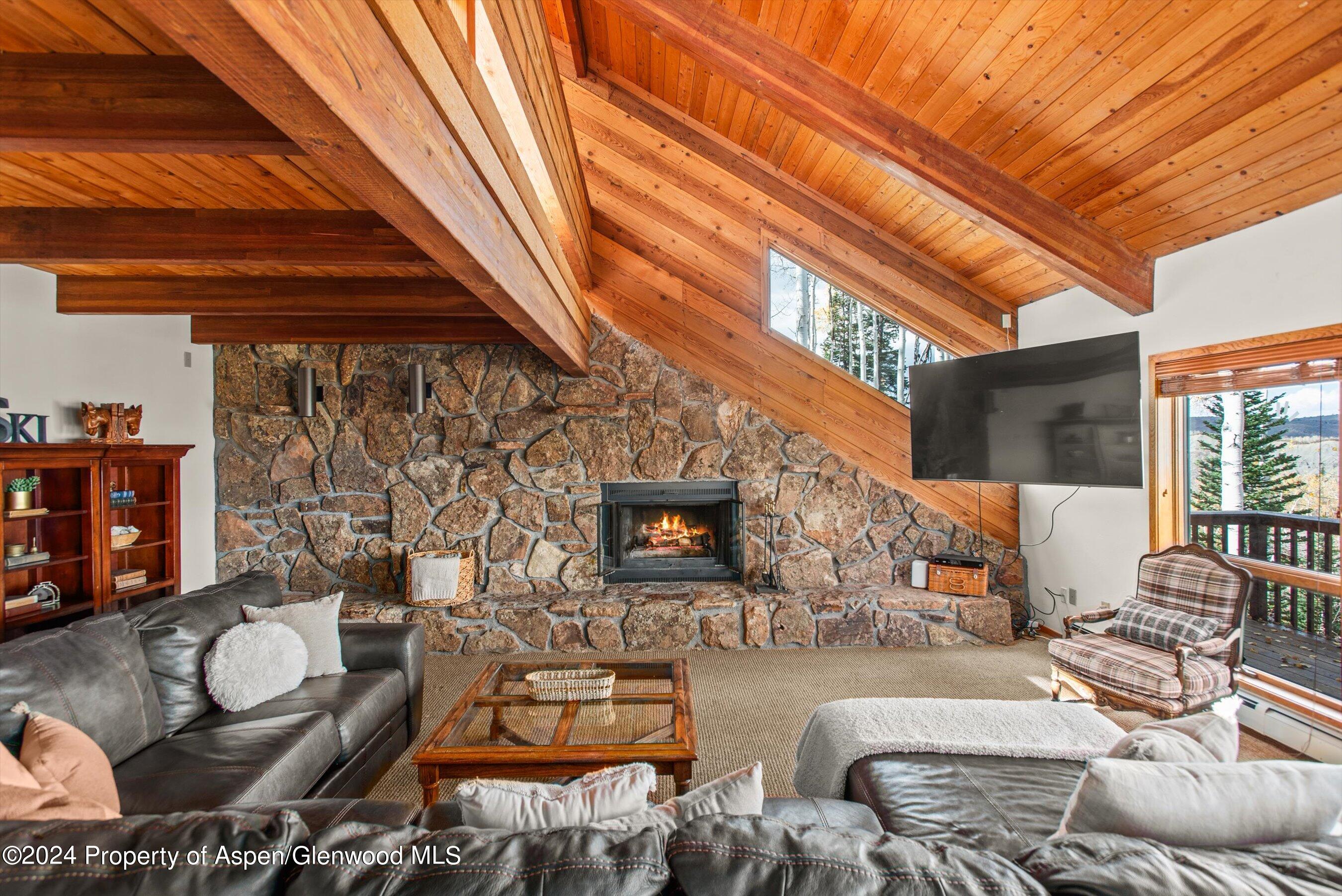 2055 Faraway Road Property Photo 2