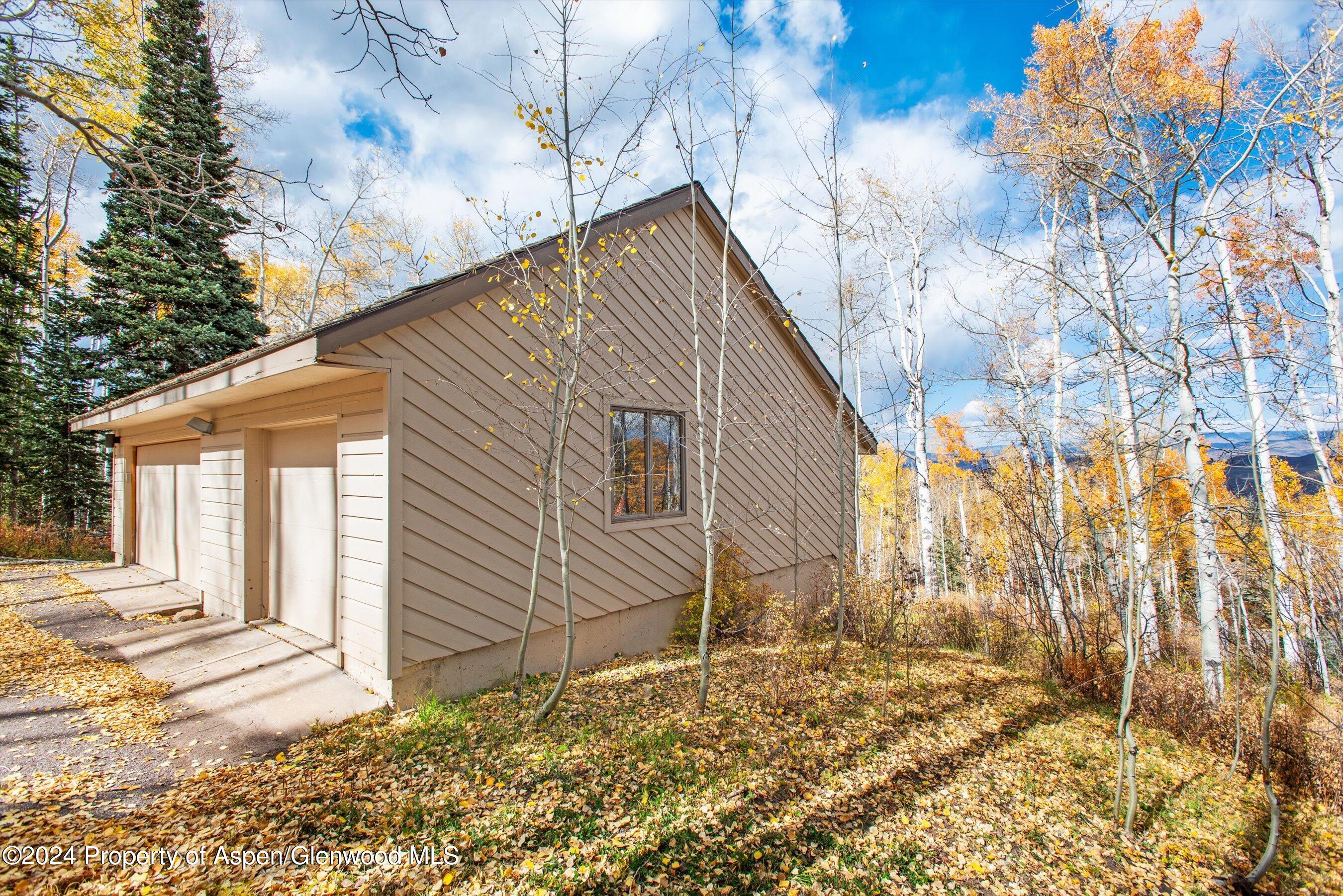 2055 Faraway Road Property Photo 5