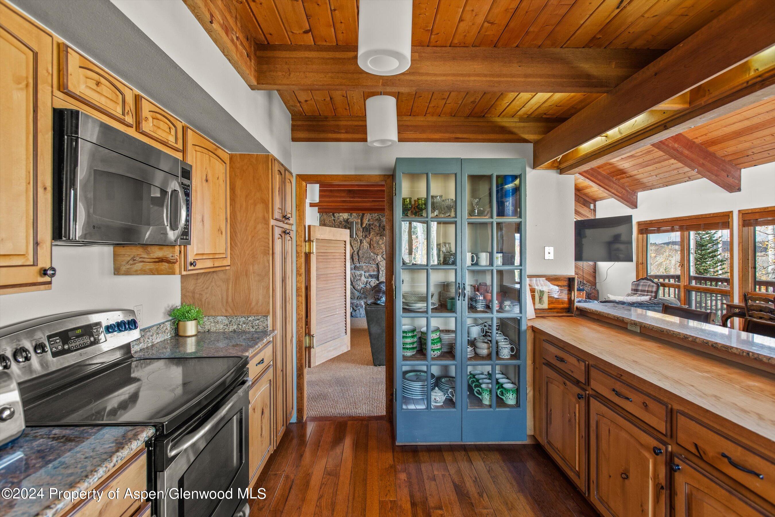 2055 Faraway Road Property Photo 10